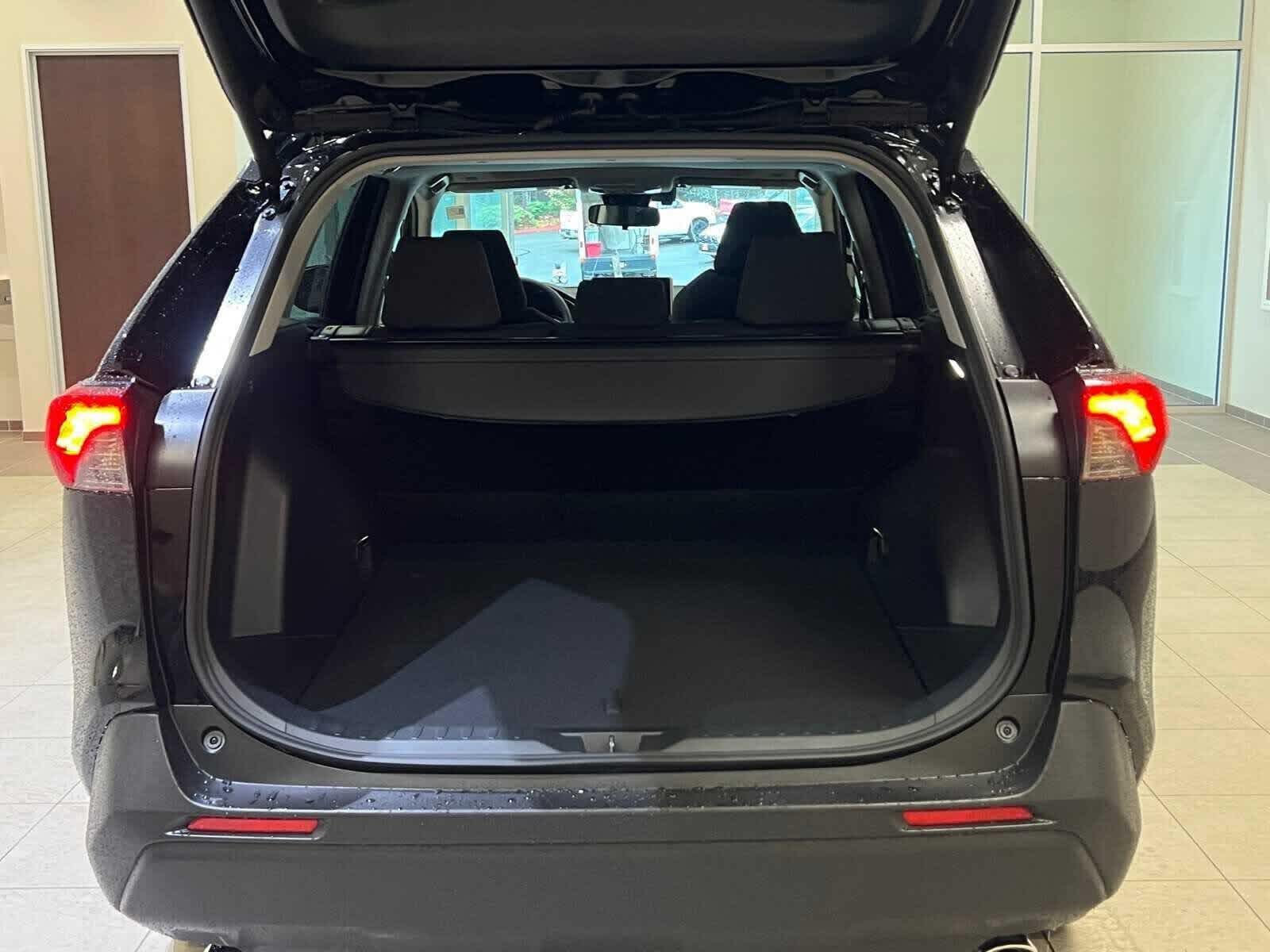 Thumbnail: 2025 Toyota RAV4 - 30