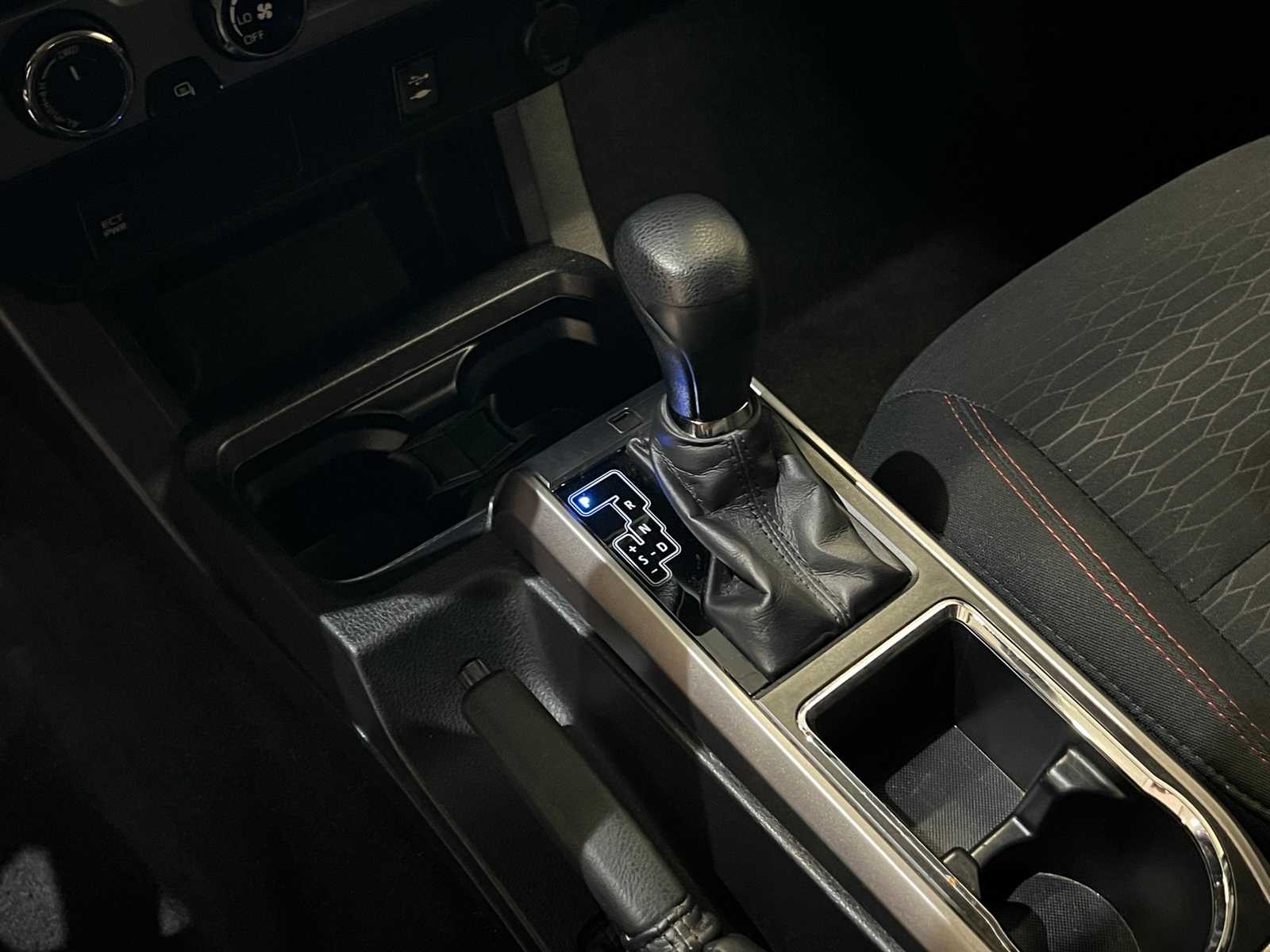 Thumbnail: 2017 Toyota Tacoma - 21