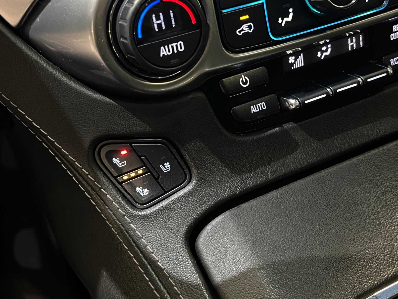 Thumbnail: 2020 Chevrolet Tahoe - 26