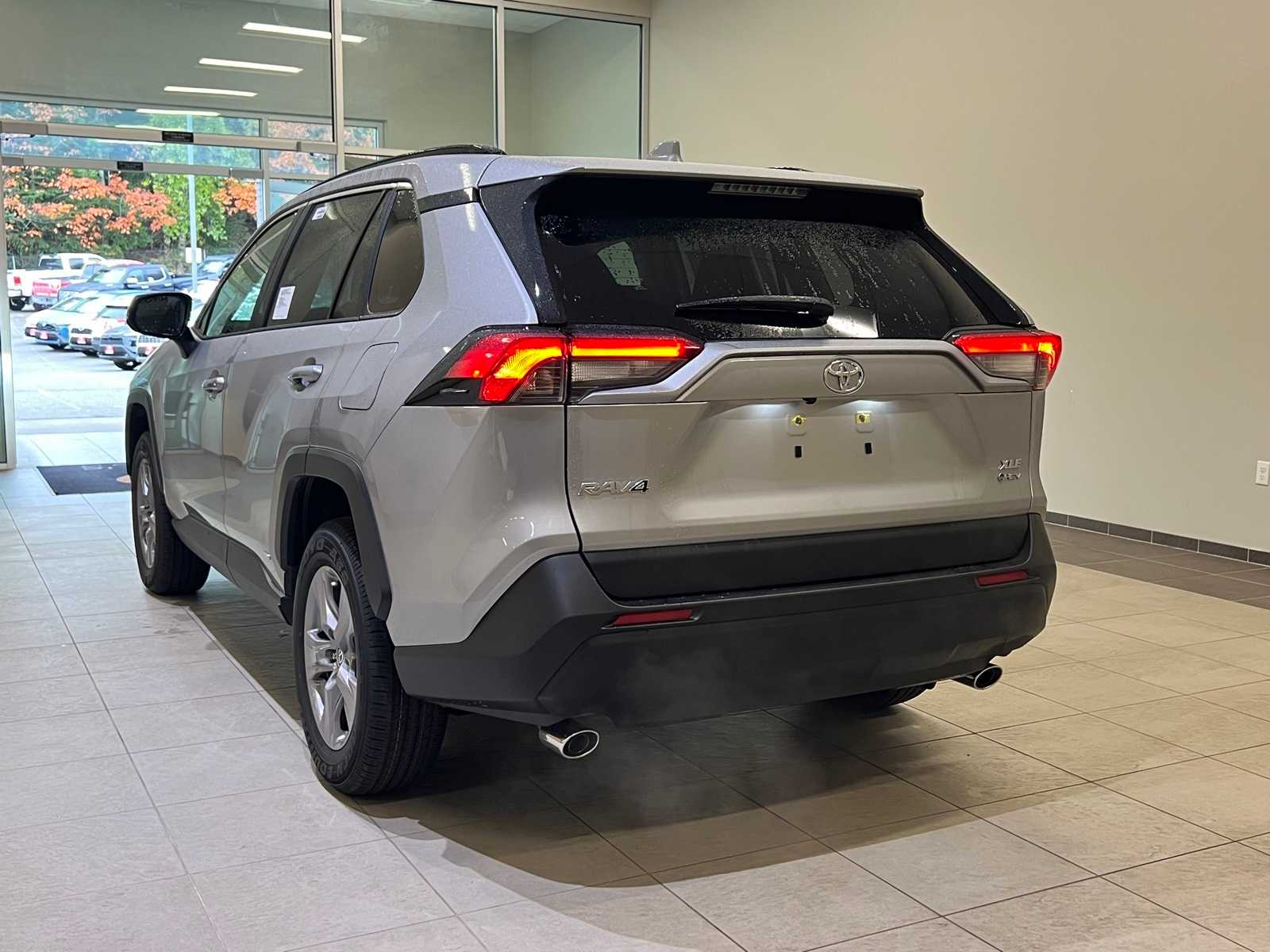 Thumbnail: 2025 Toyota RAV4 - 4