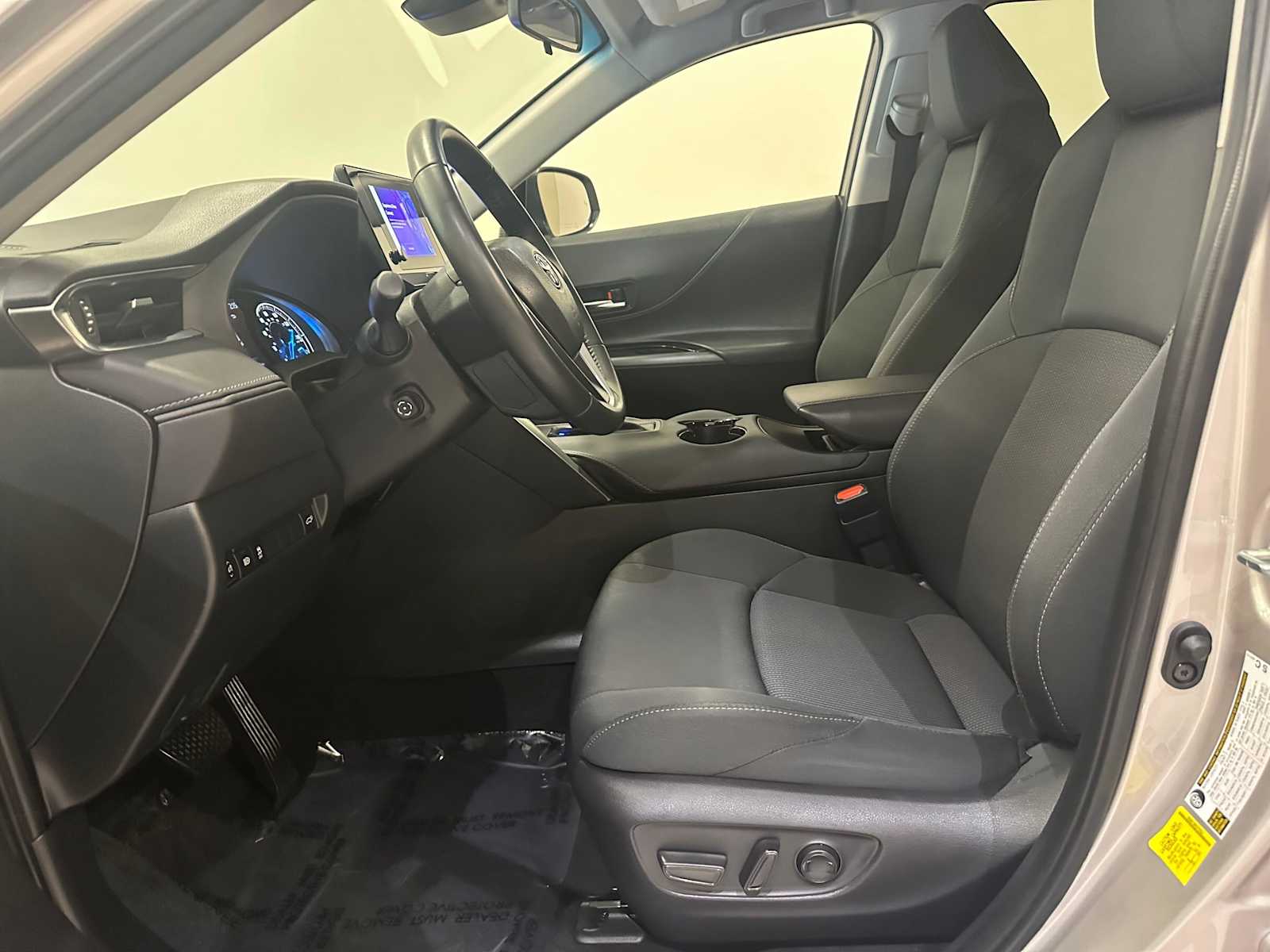 Thumbnail: 2024 Toyota Venza - 21