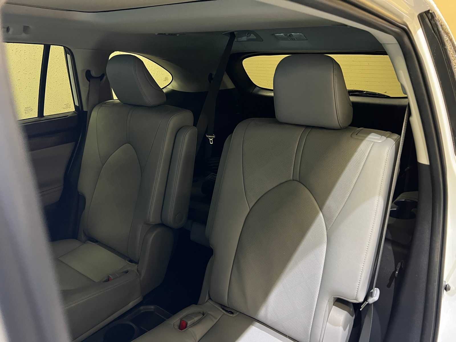 Thumbnail: 2023 Toyota Highlander - 13