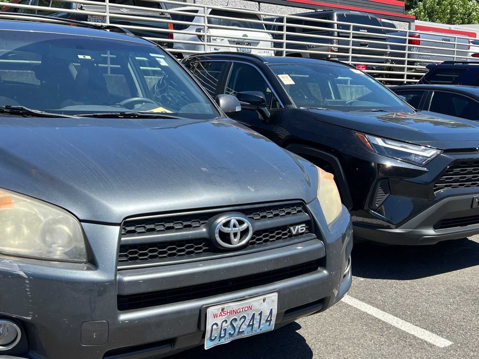 Thumbnail: 2011 Toyota RAV4 - 4