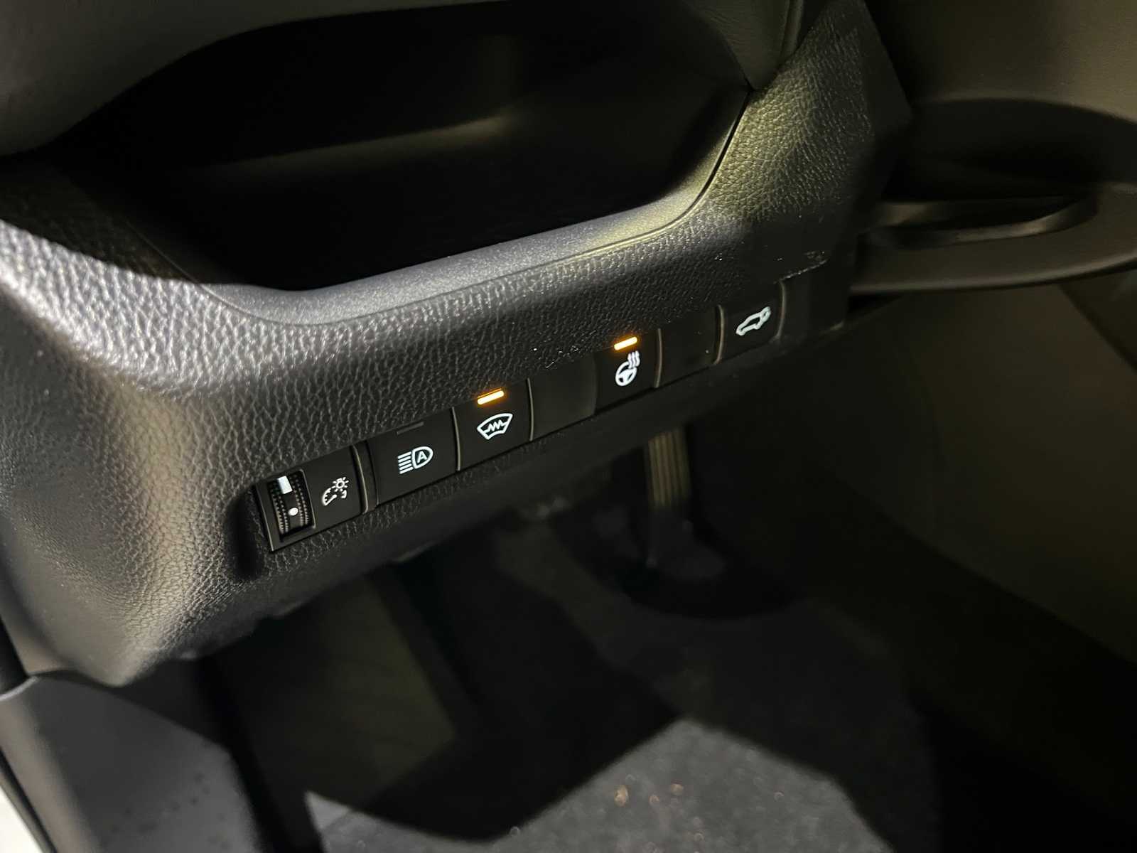 Thumbnail: 2025 Toyota RAV4 - 16