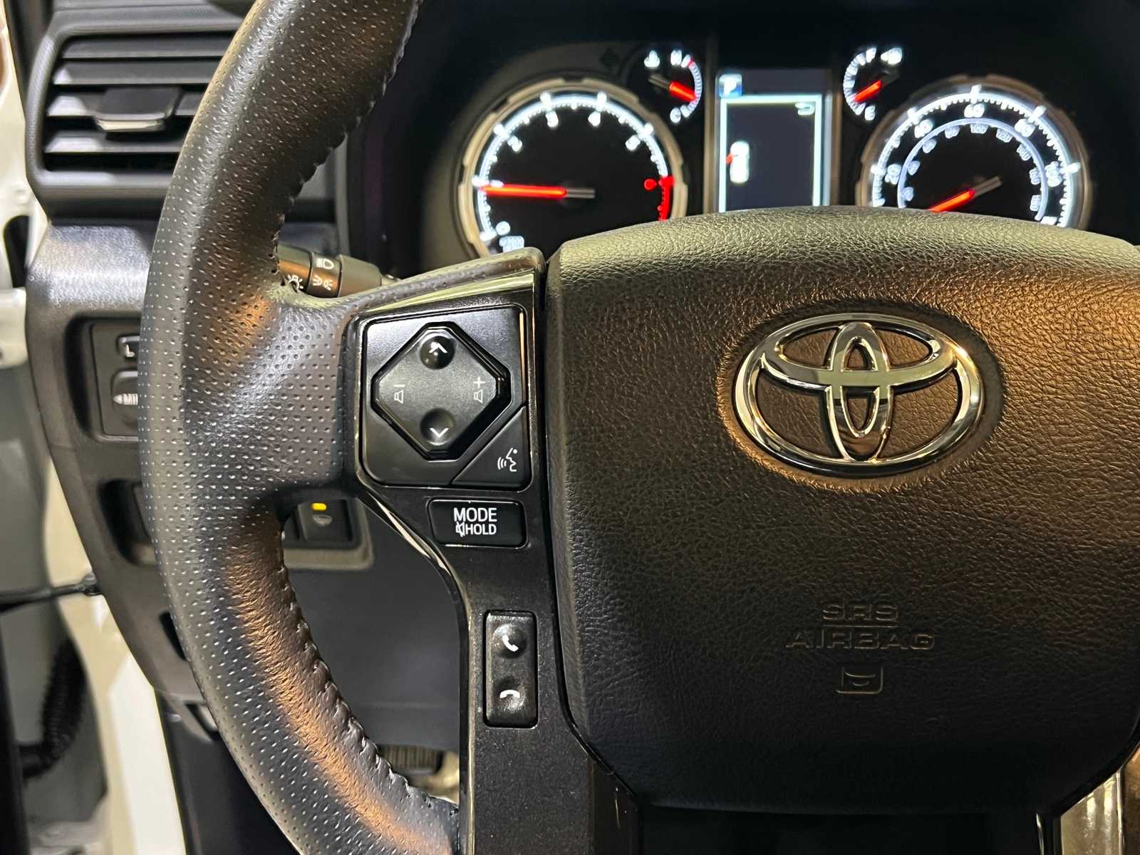 Thumbnail: 2022 Toyota 4Runner - 22