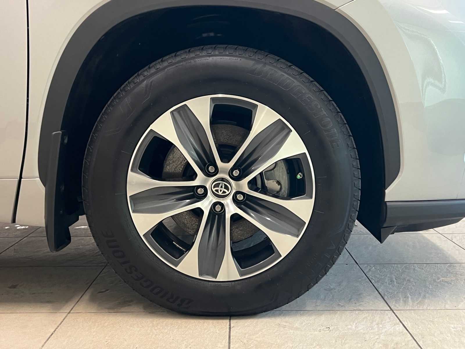 Thumbnail: 2024 Toyota Highlander - 7