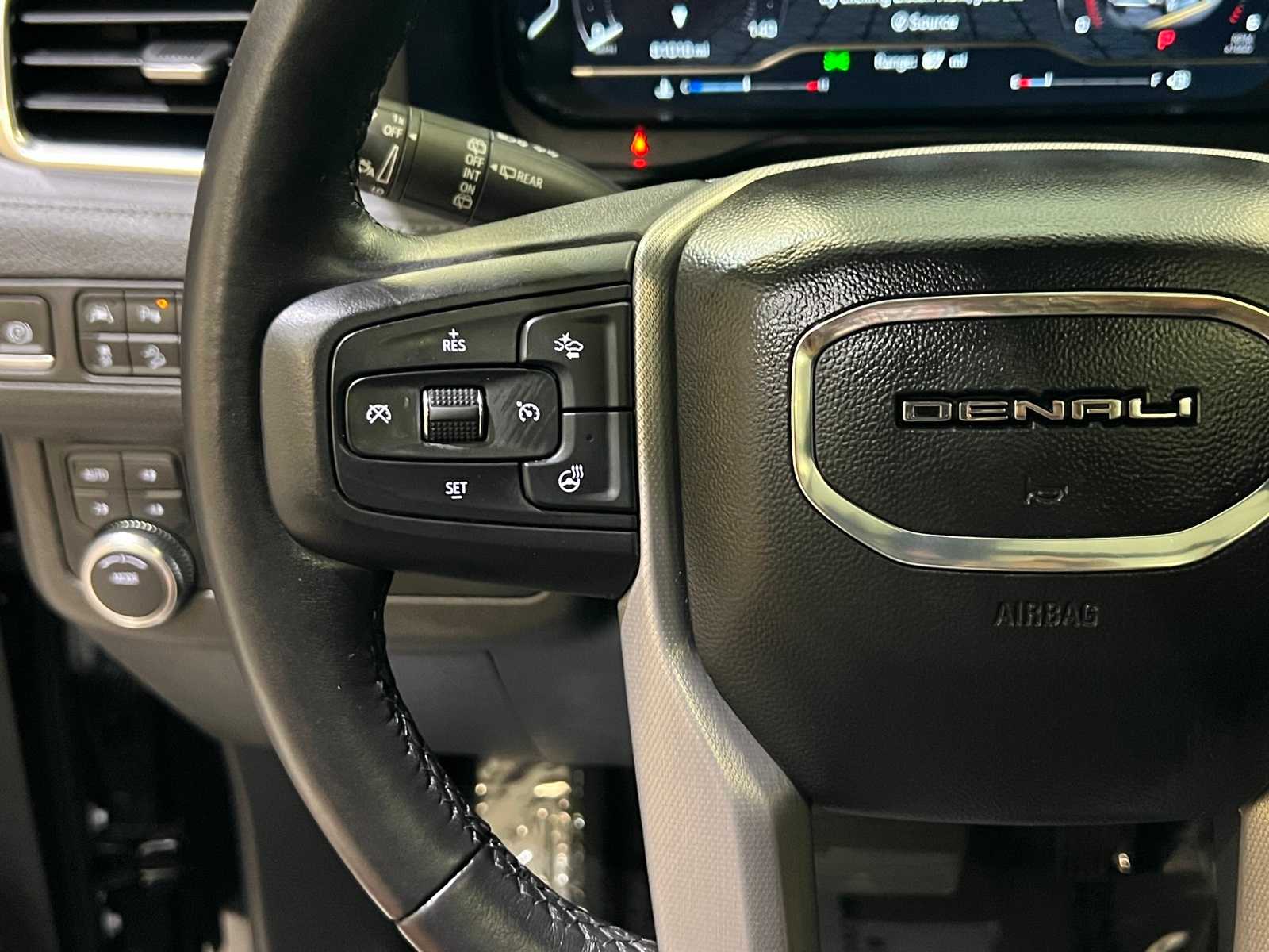 Thumbnail: 2022 GMC Yukon - 22