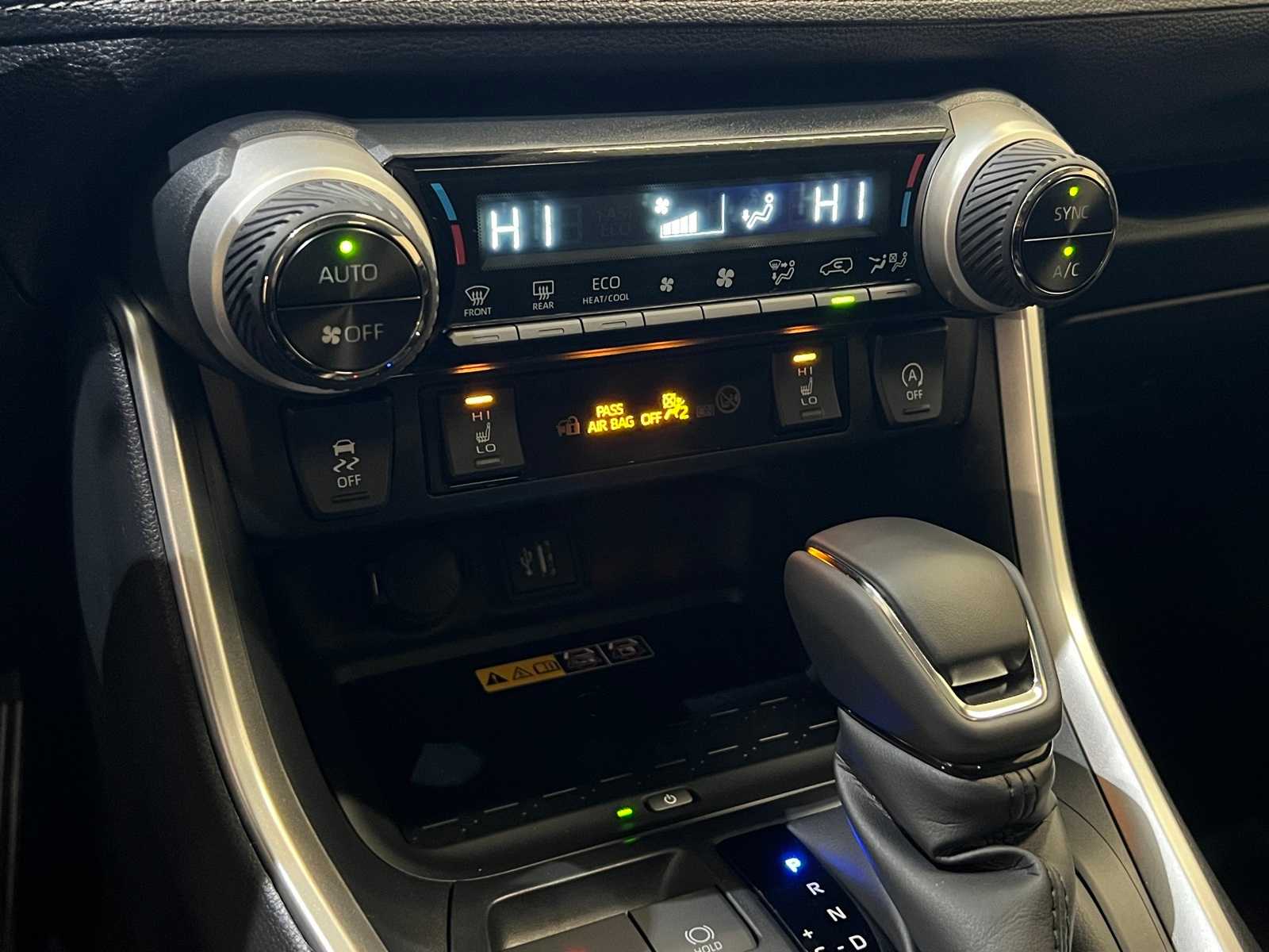 Thumbnail: 2025 Toyota RAV4 - 24