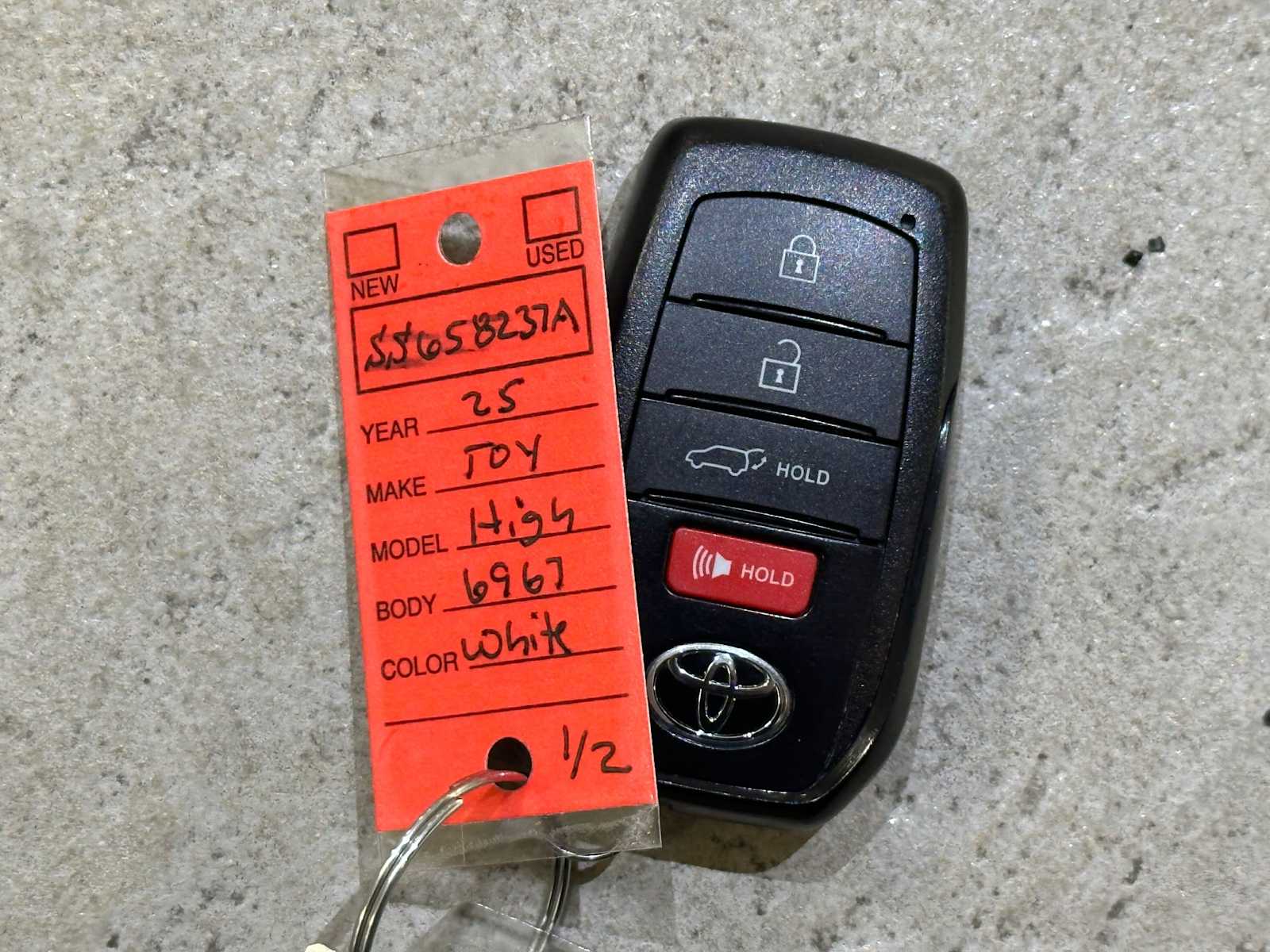 Thumbnail: 2025 Toyota Highlander - 33