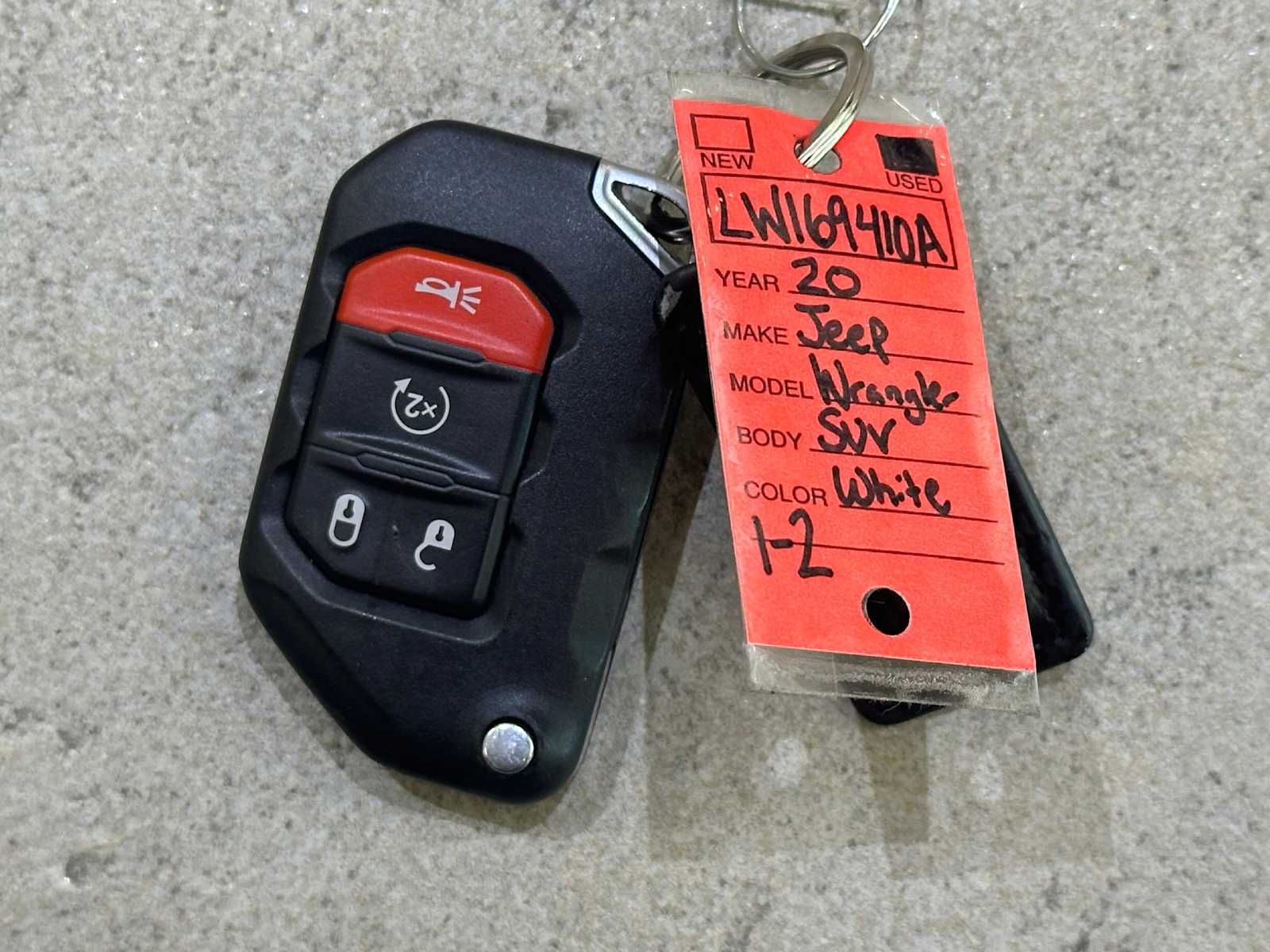 Thumbnail: 2020 Jeep Wrangler - 32