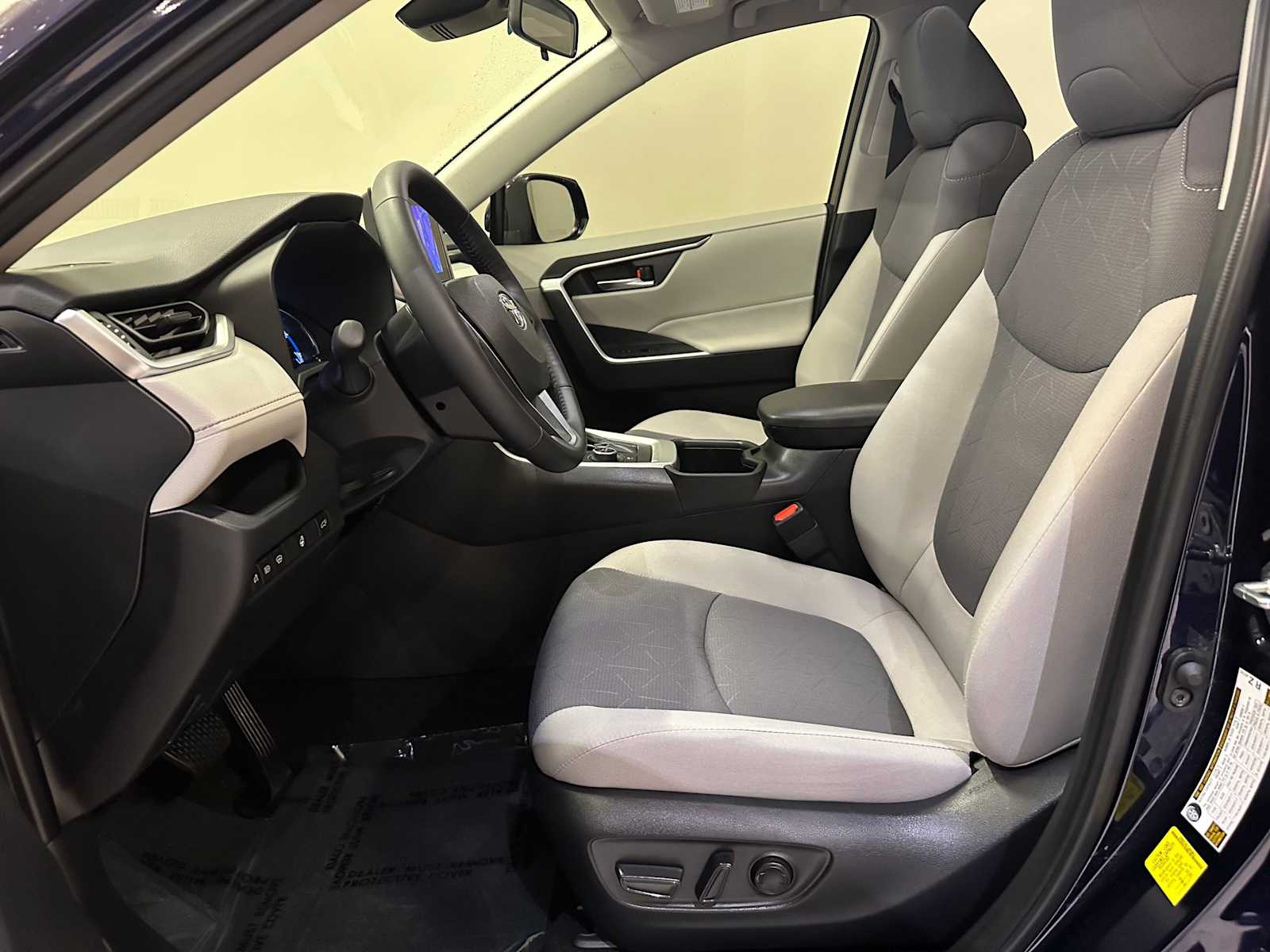 Thumbnail: 2025 Toyota RAV4 - 22