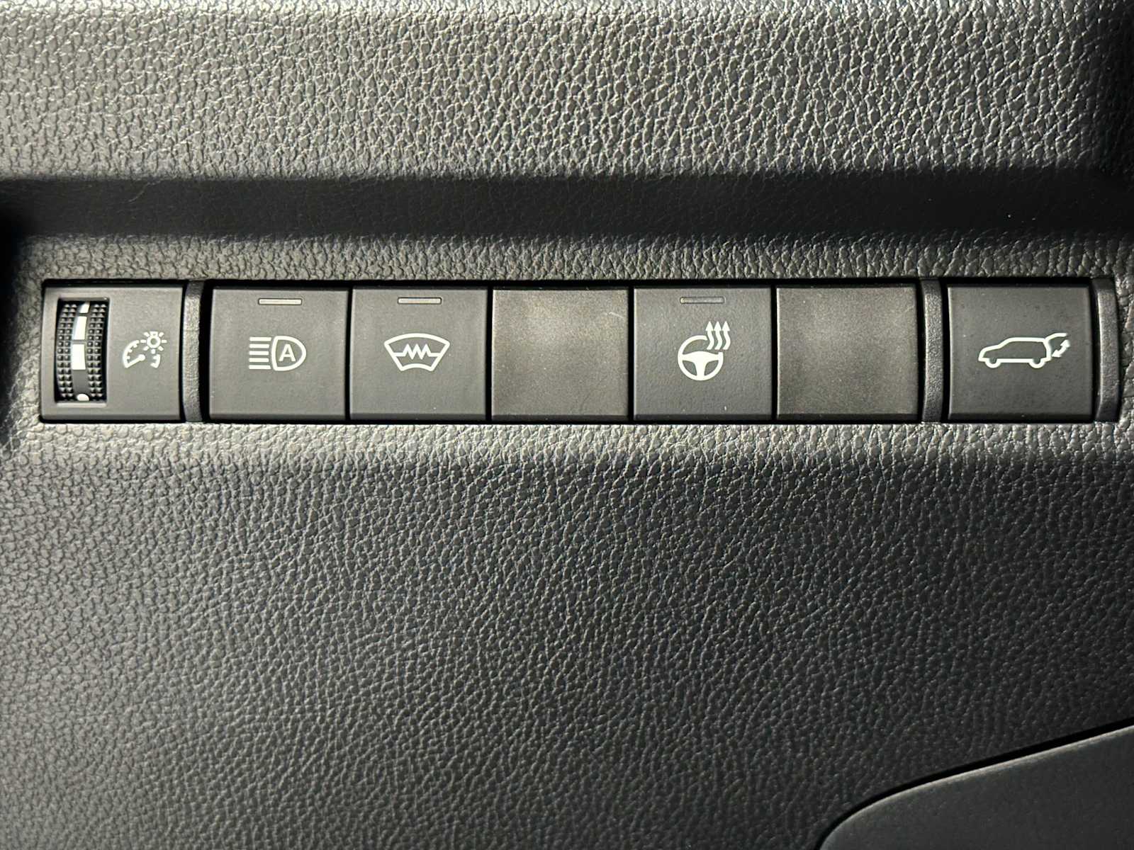 Thumbnail: 2025 Toyota RAV4 - 18