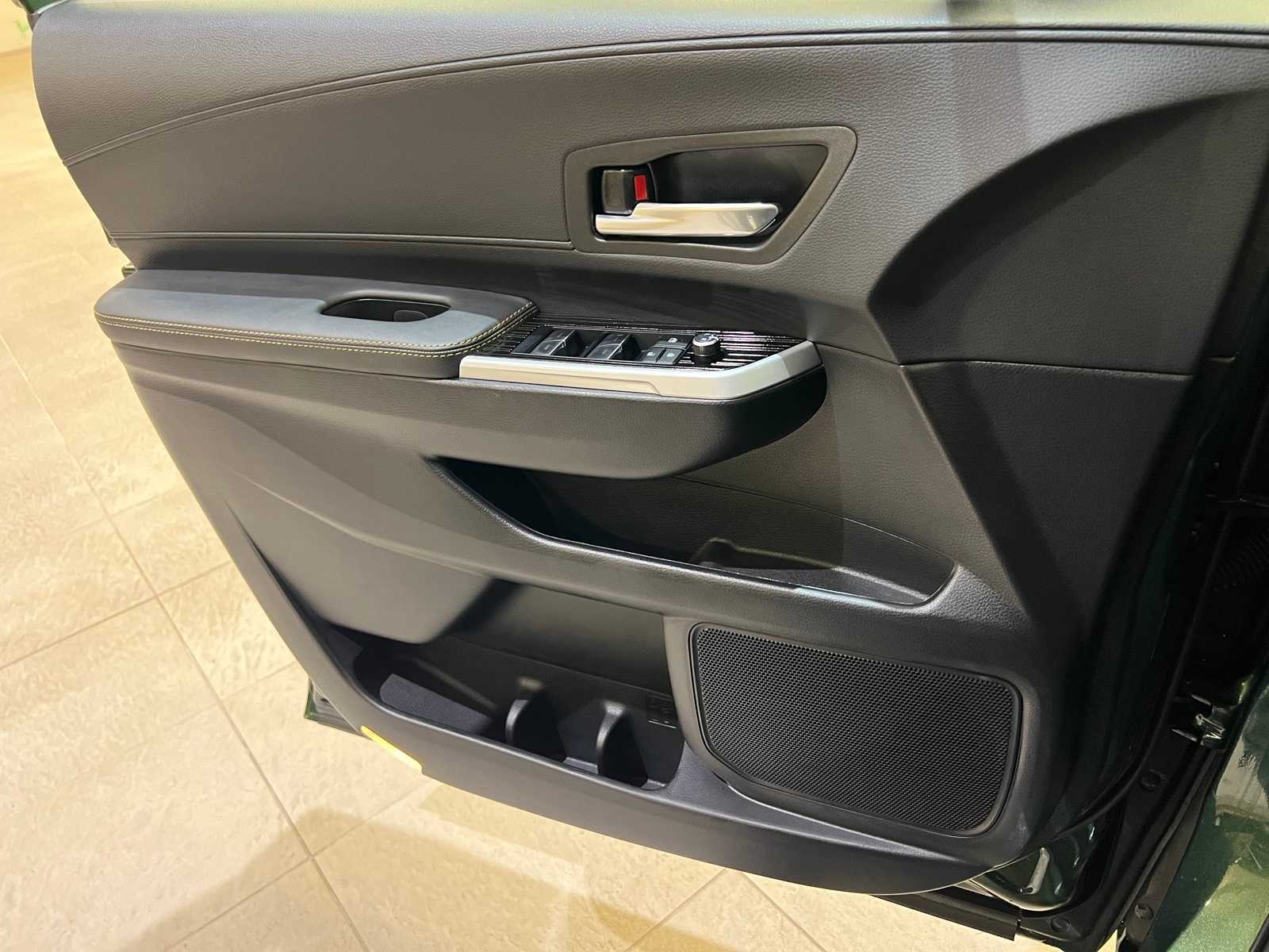 Thumbnail: 2025 Toyota Sienna - 18