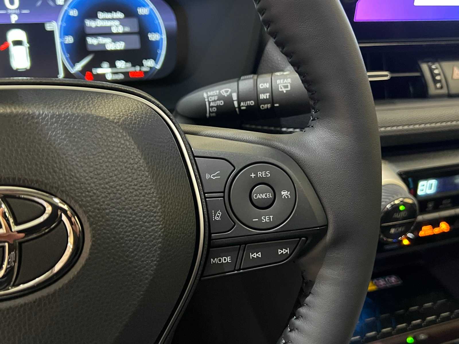 Thumbnail: 2025 Toyota RAV4 - 21