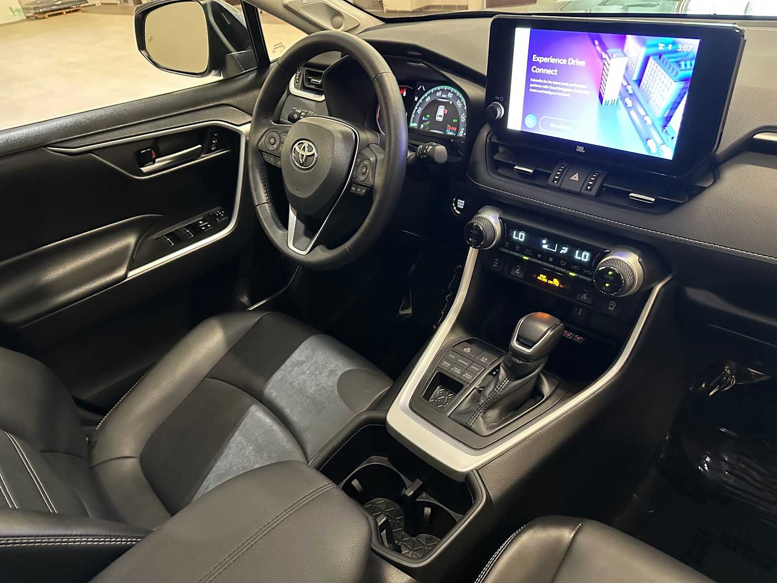 Thumbnail: 2023 Toyota RAV4 - 30