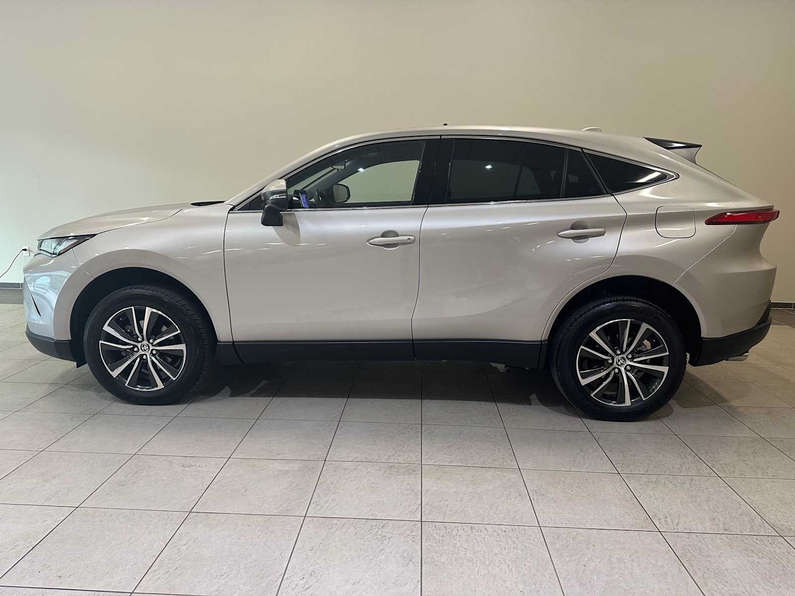 Thumbnail: 2024 Toyota Venza - 3