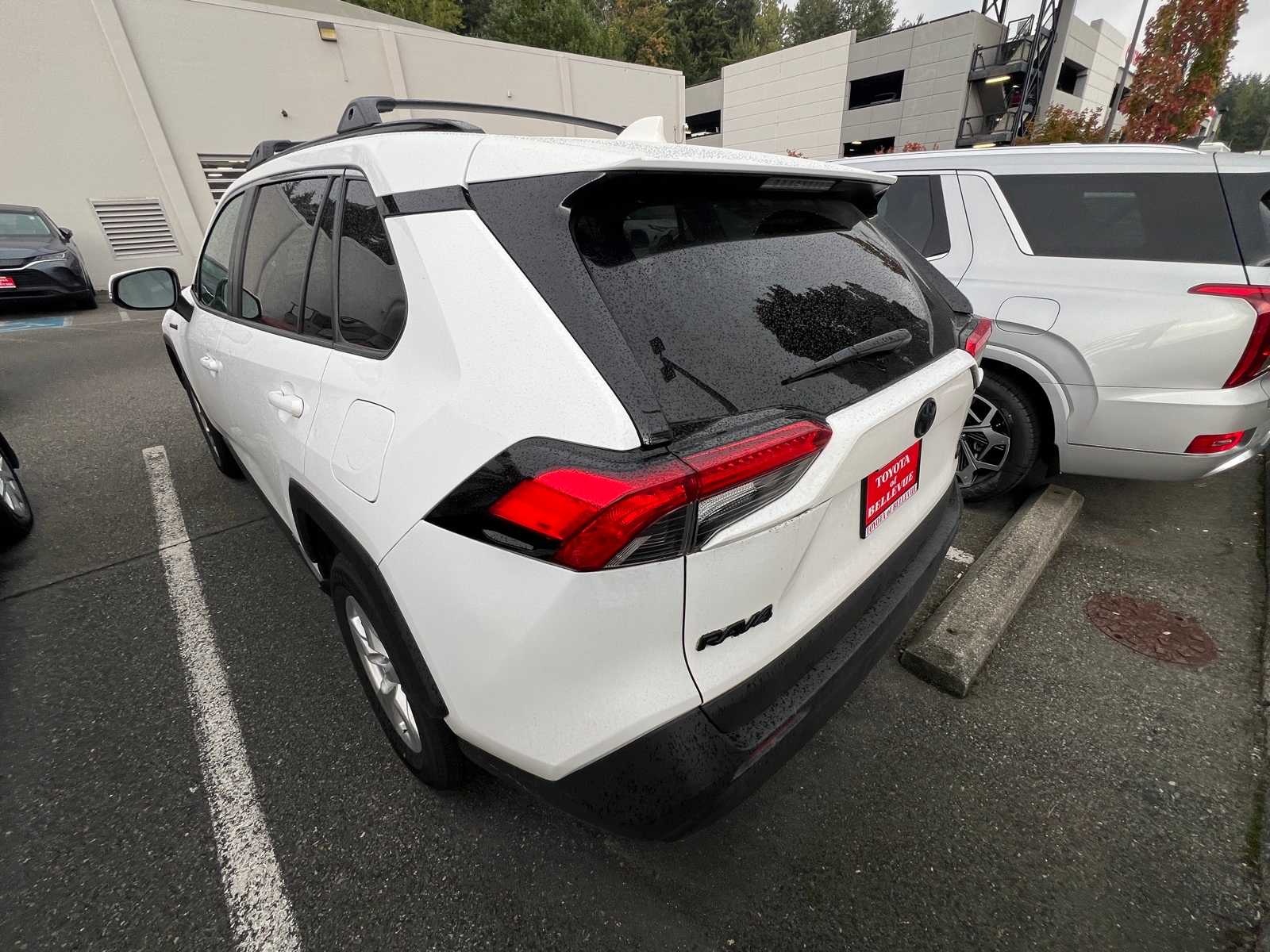 Thumbnail: 2021 Toyota RAV4 - 10