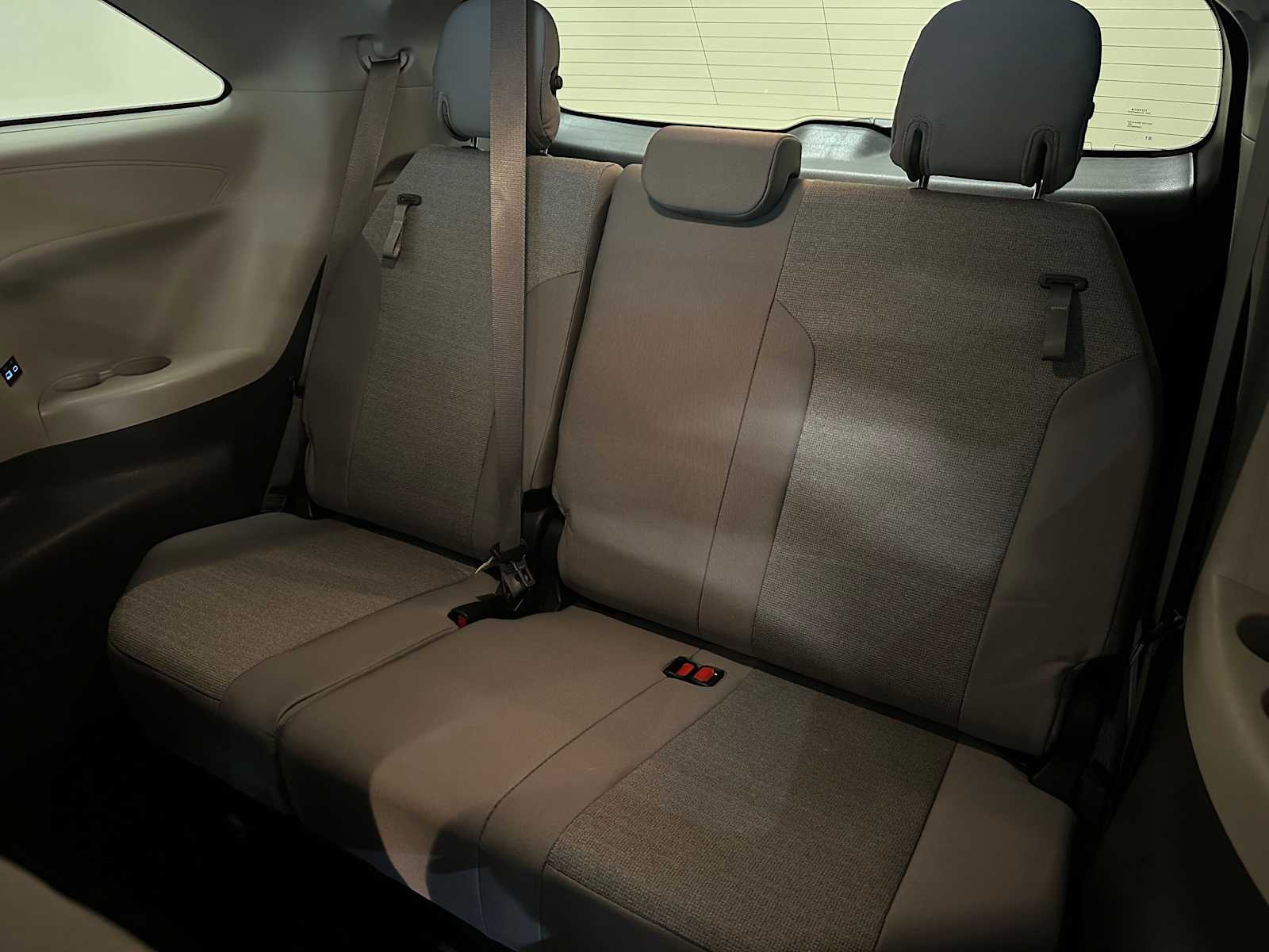 Thumbnail: 2024 Toyota Sienna - 23