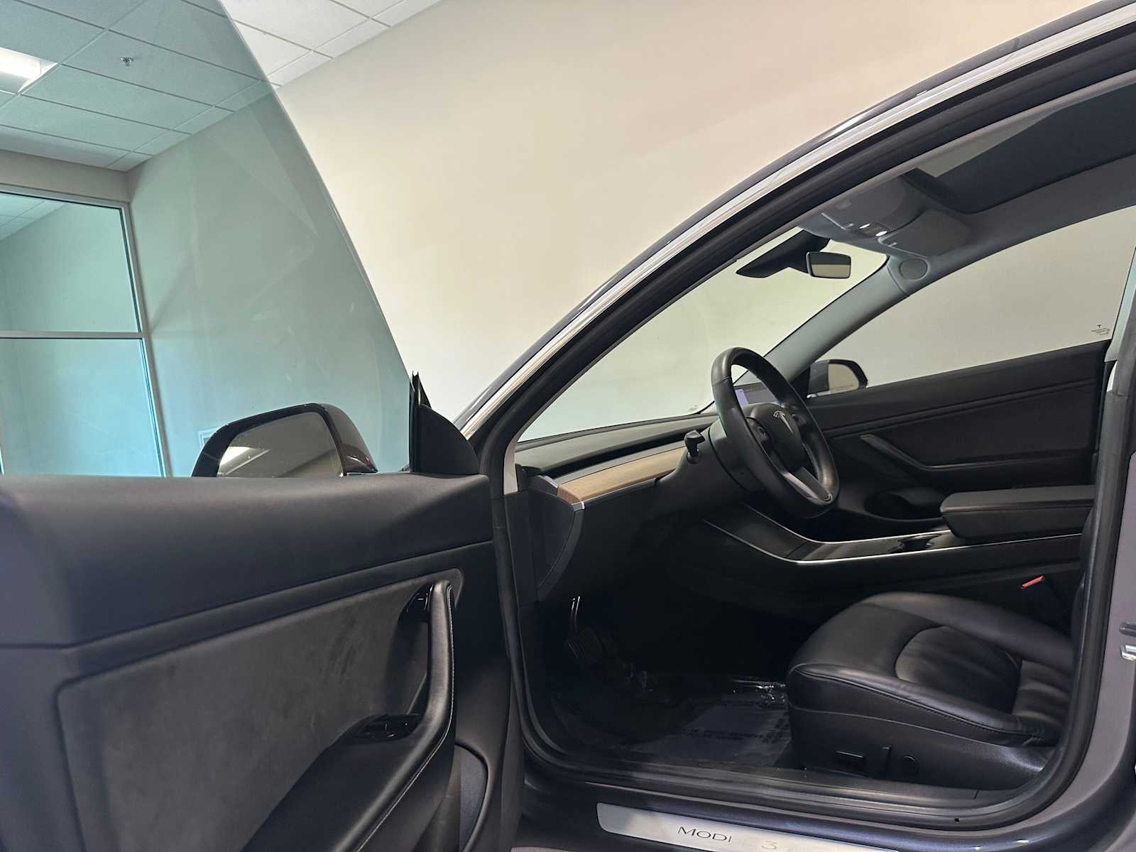 Thumbnail: 2018 Tesla Model 3 - 26