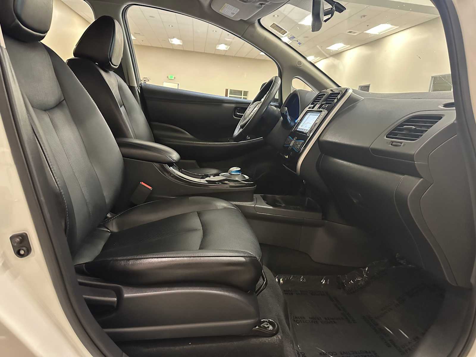 Thumbnail: 2016 Nissan Leaf - 27