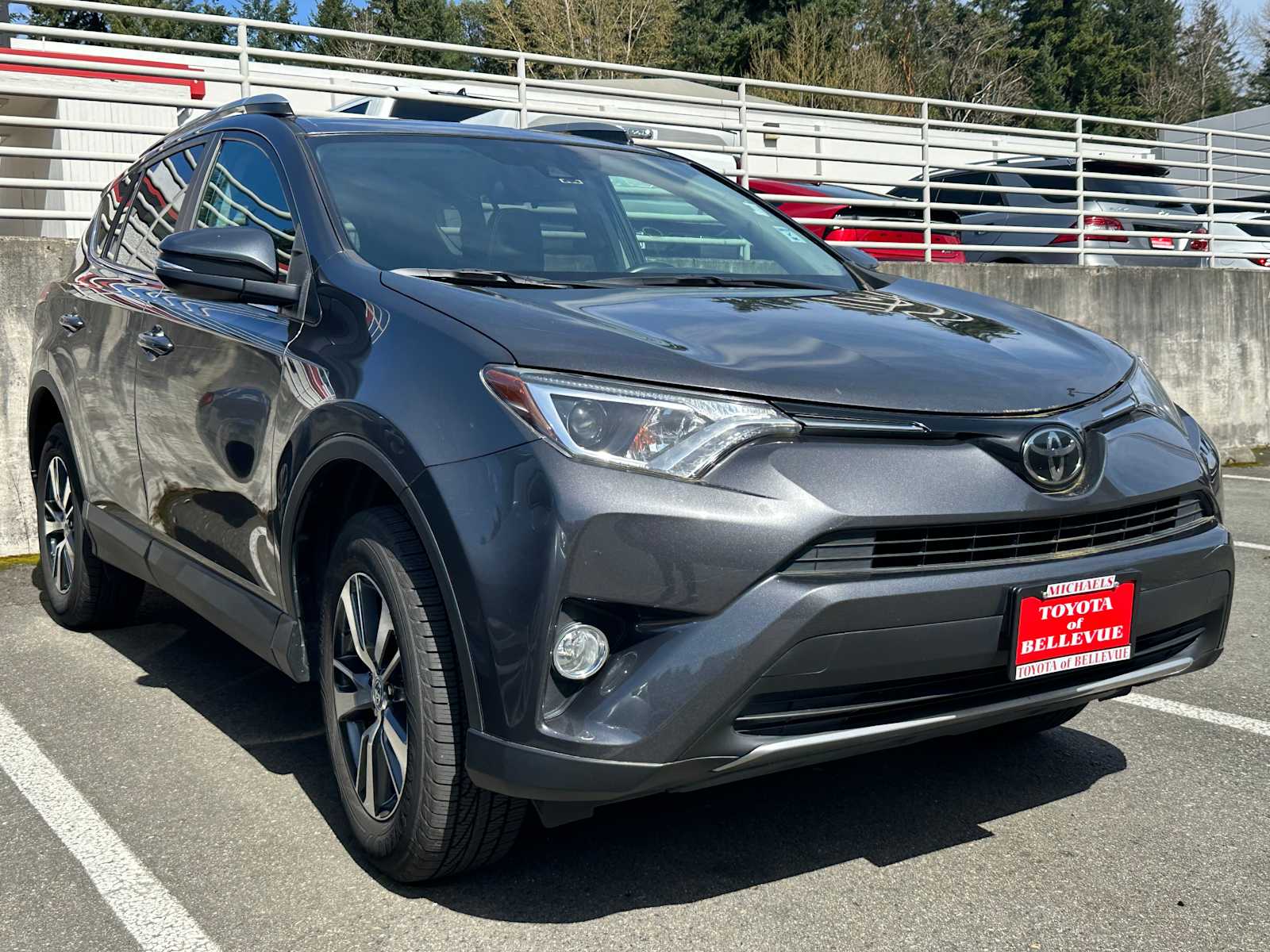 Thumbnail: 2018 Toyota RAV4 - 3