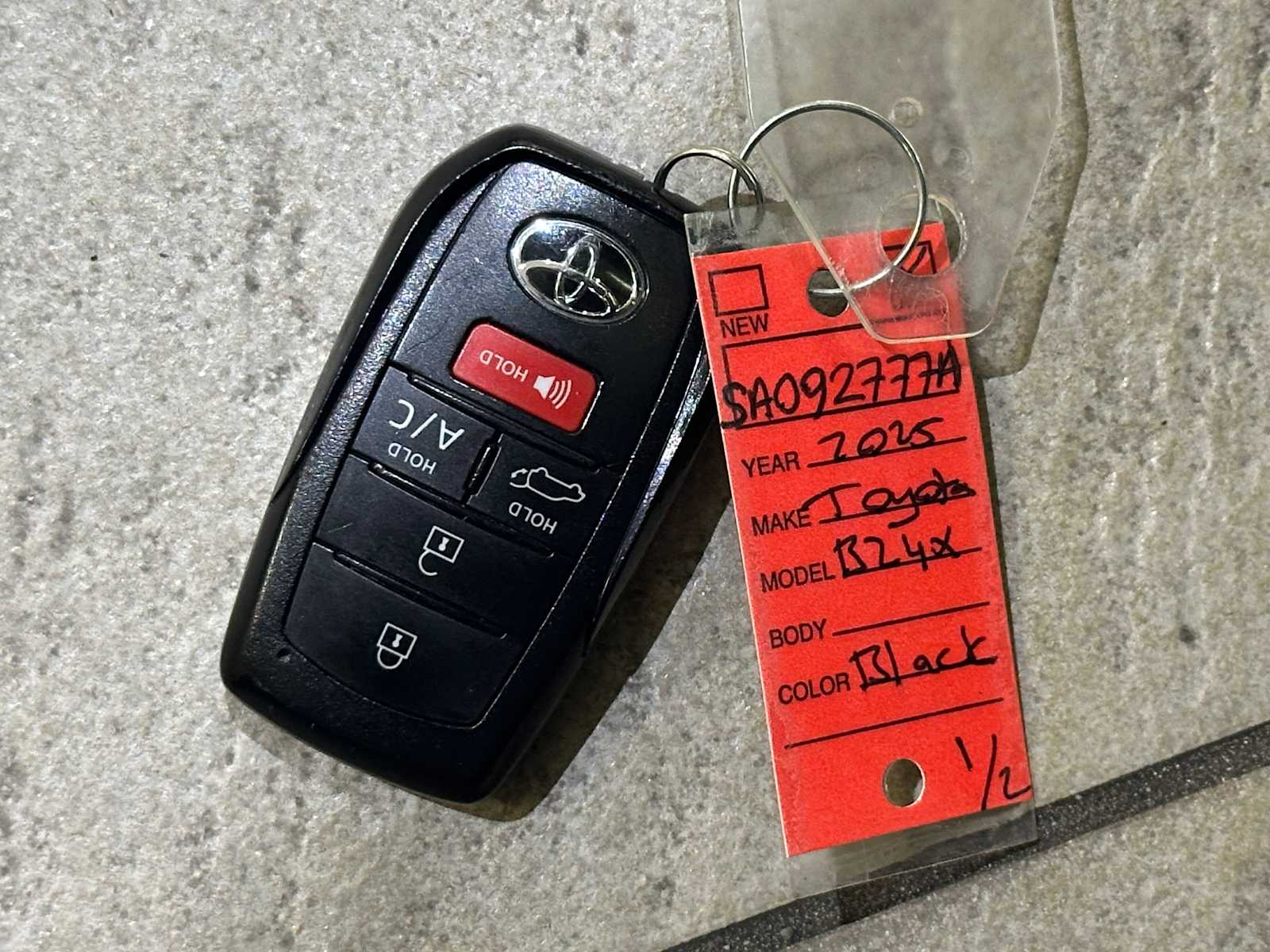 Thumbnail: 2025 Toyota bZ4X - 31