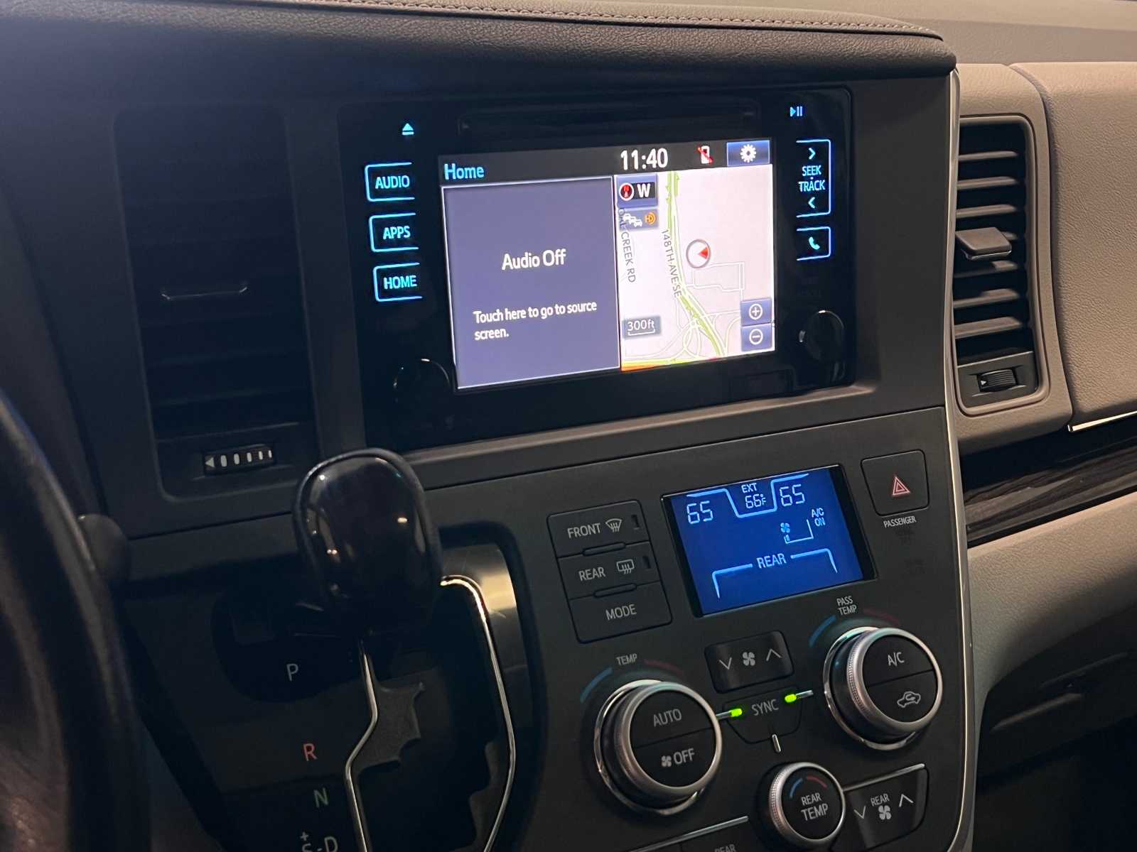 Thumbnail: 2015 Toyota Sienna - 25