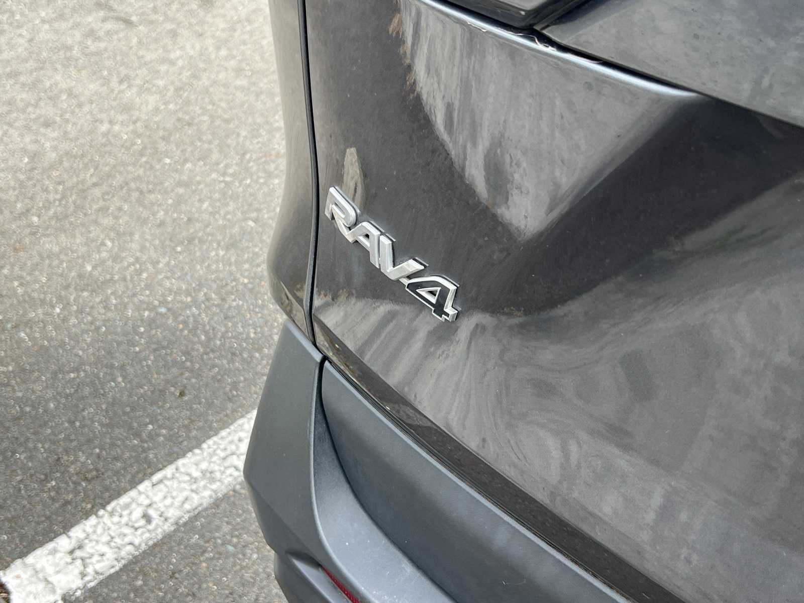 Thumbnail: 2021 Toyota RAV4 - 9