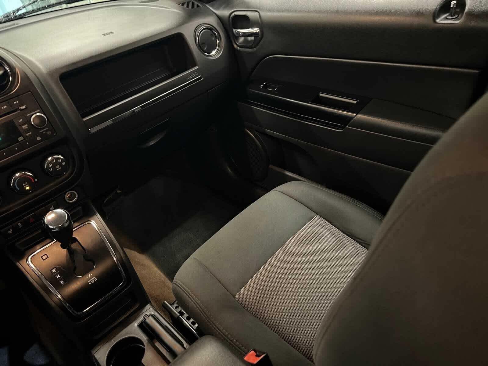 Thumbnail: 2014 Jeep Patriot - 11