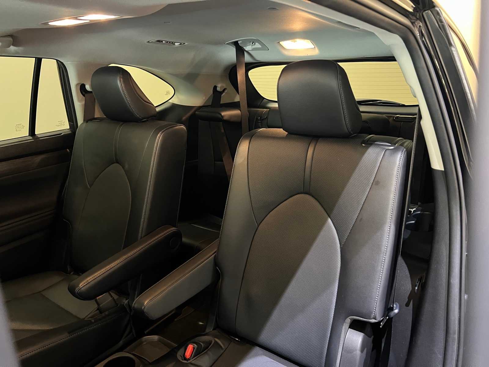 Thumbnail: 2023 Toyota Highlander - 13