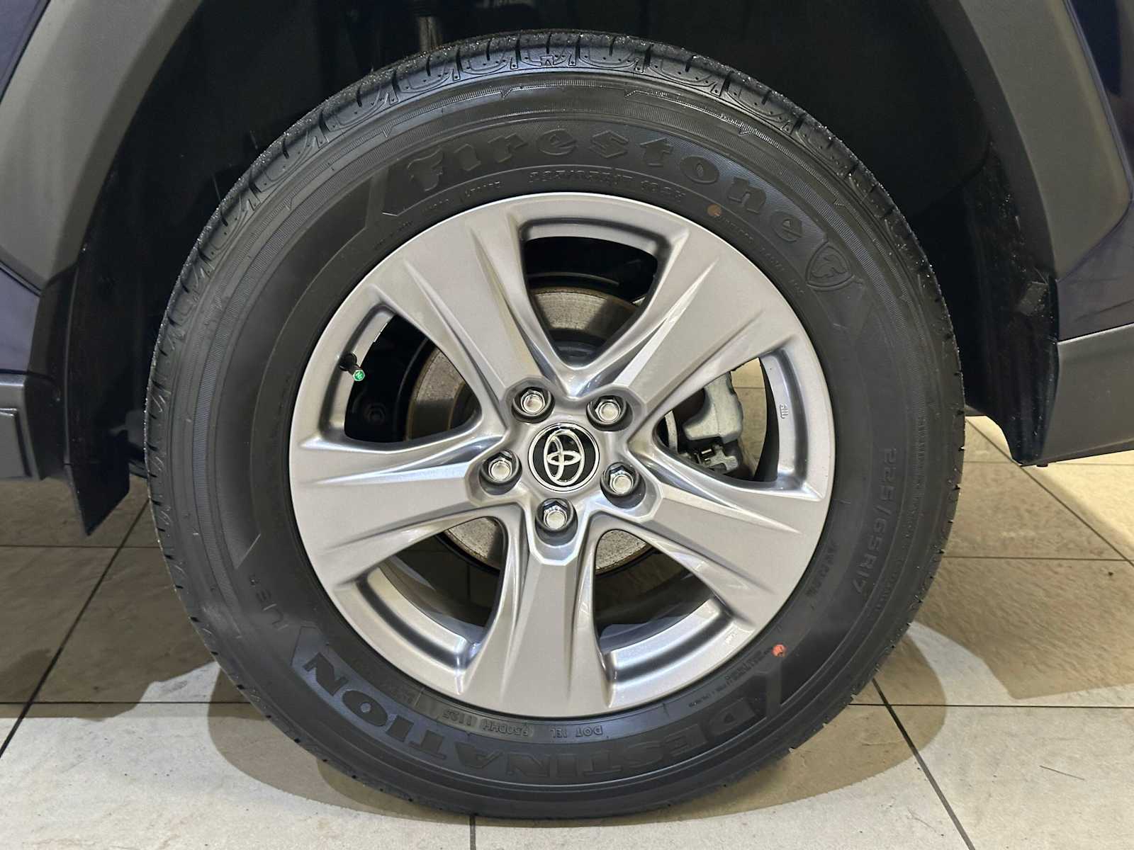 Thumbnail: 2025 Toyota RAV4 - 8