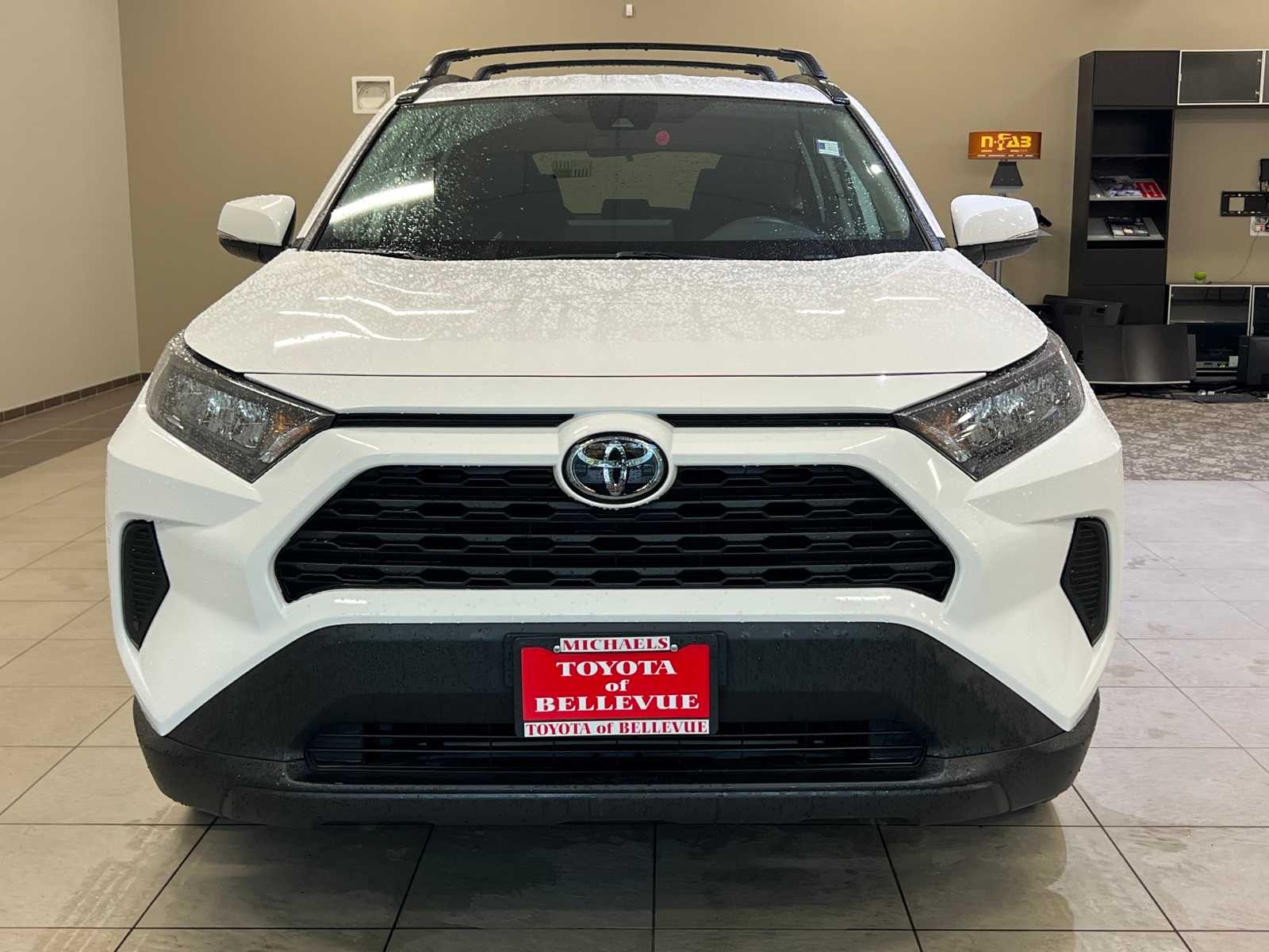 Thumbnail: 2021 Toyota RAV4 - 8