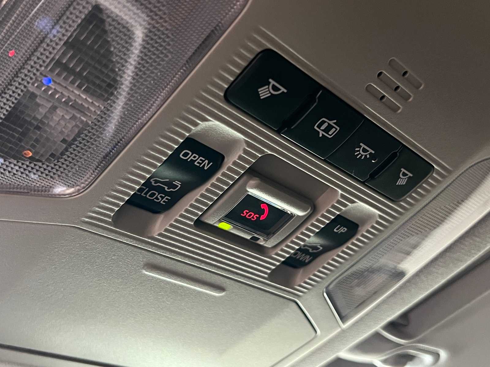 Thumbnail: 2020 Toyota RAV4 - 28