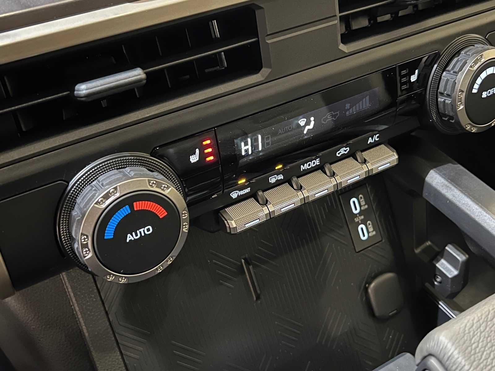 Thumbnail: 2025 Toyota Tacoma - 25