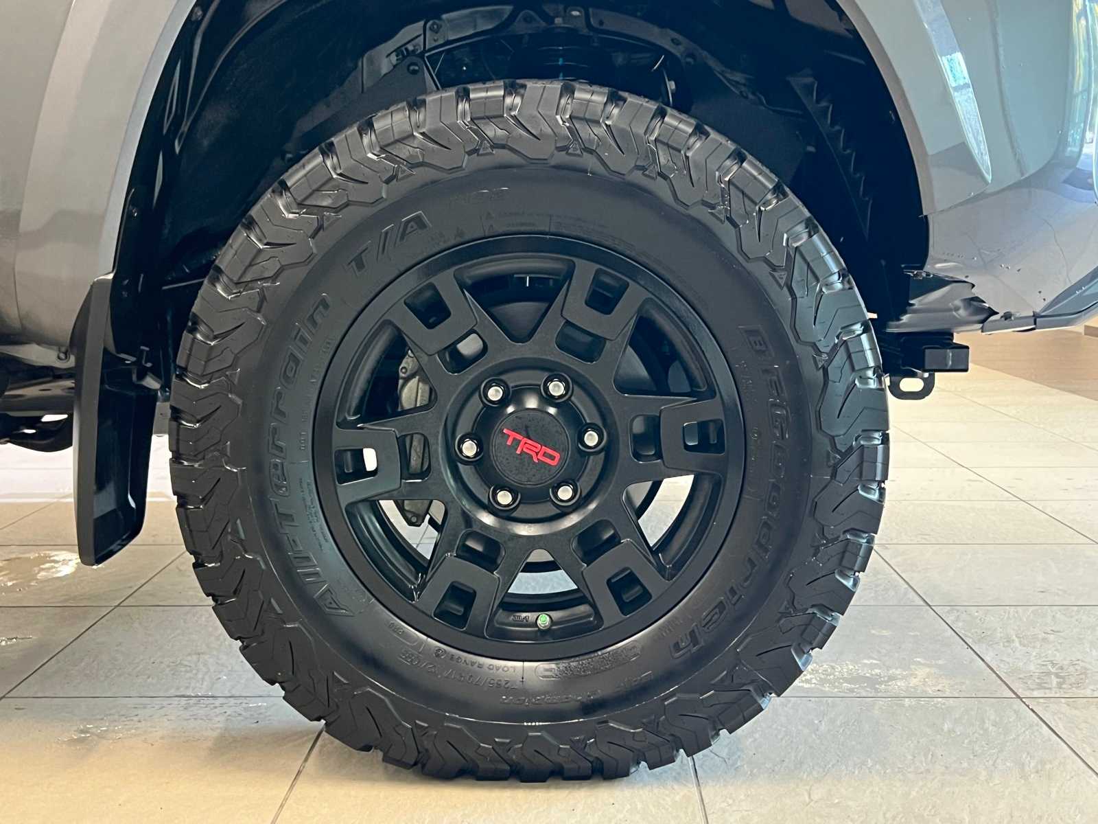 Thumbnail: 2017 Toyota Tacoma - 7