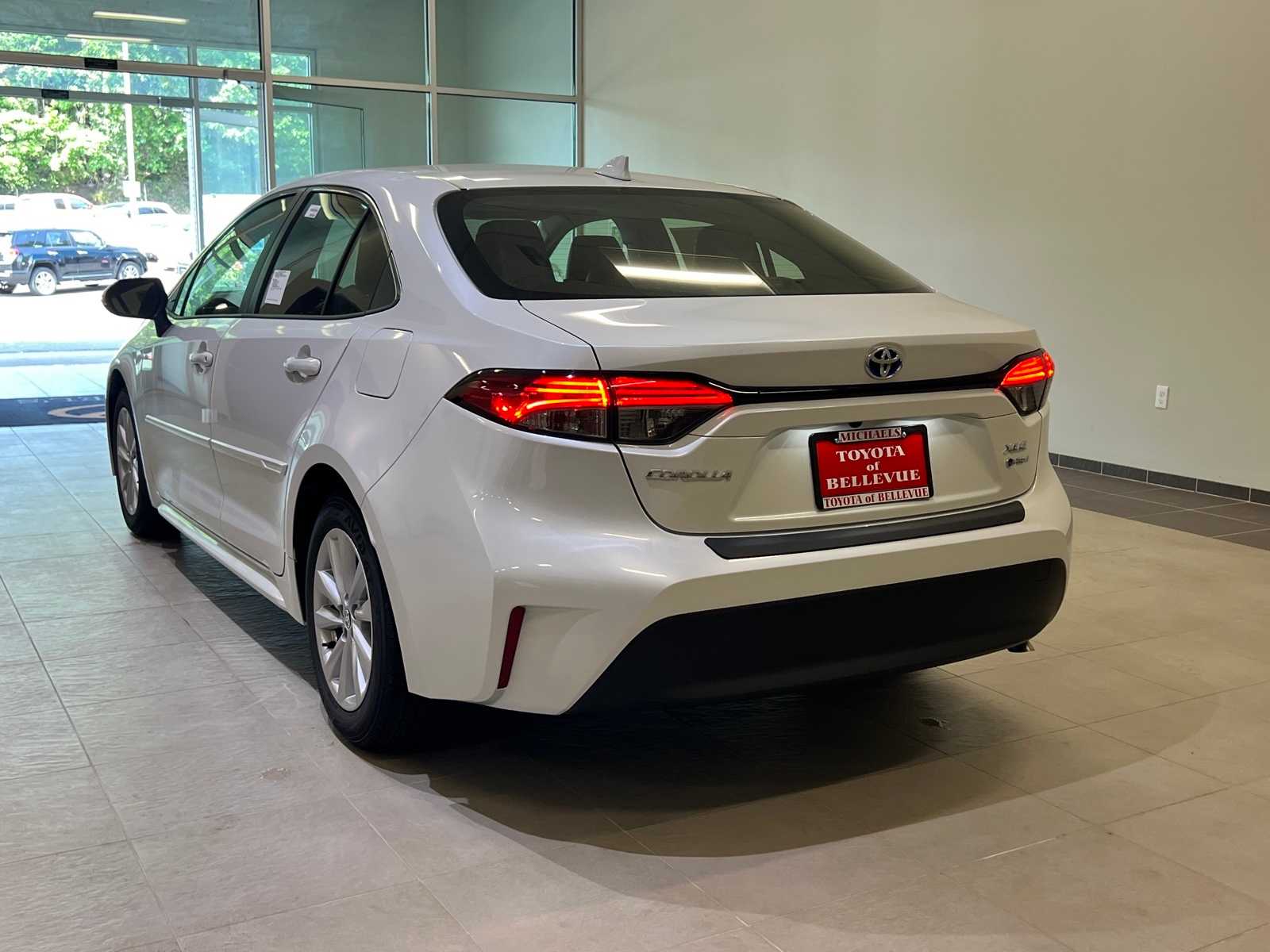 Thumbnail: 2025 Toyota Corolla - 4
