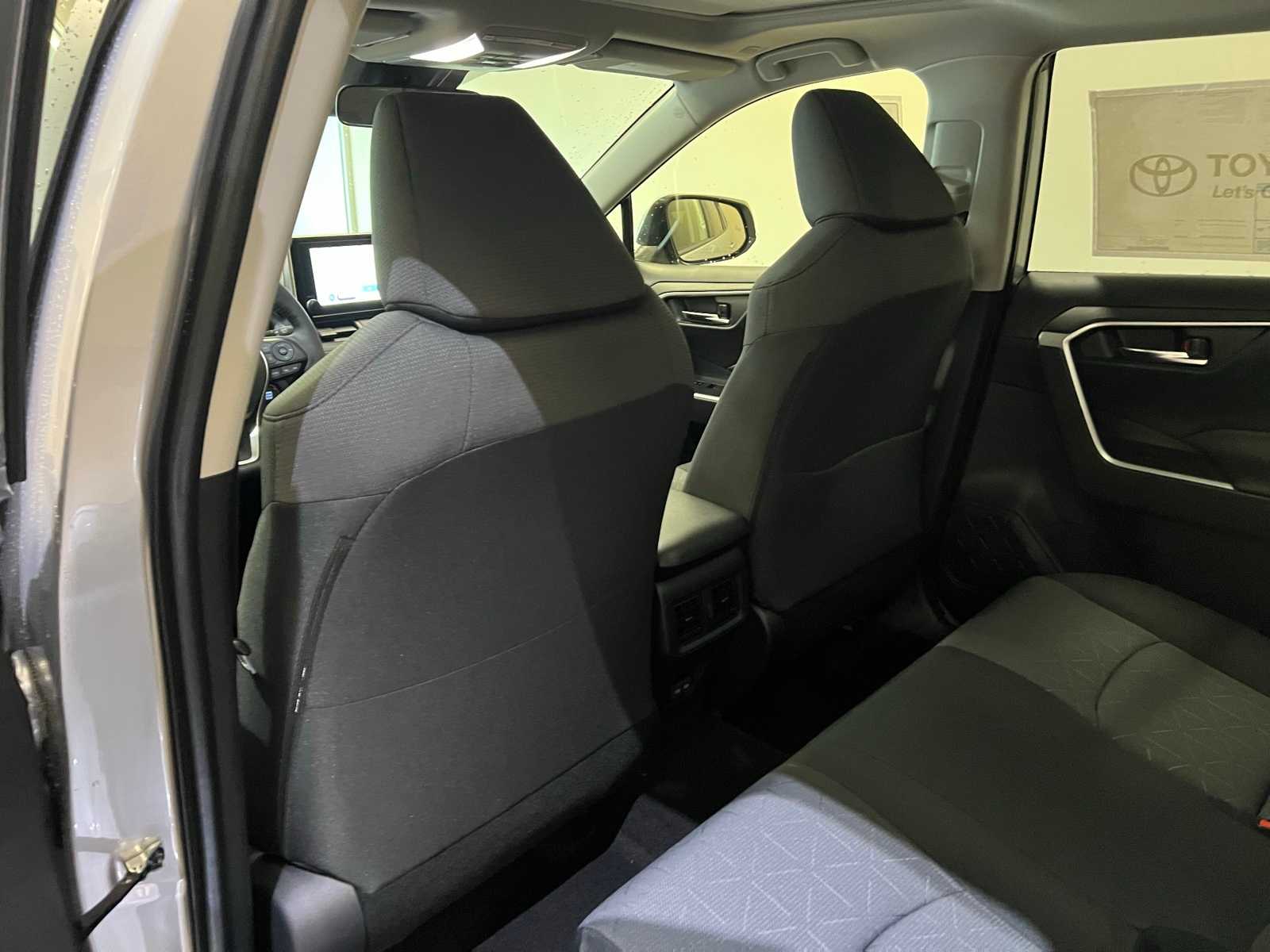 Thumbnail: 2025 Toyota RAV4 - 12