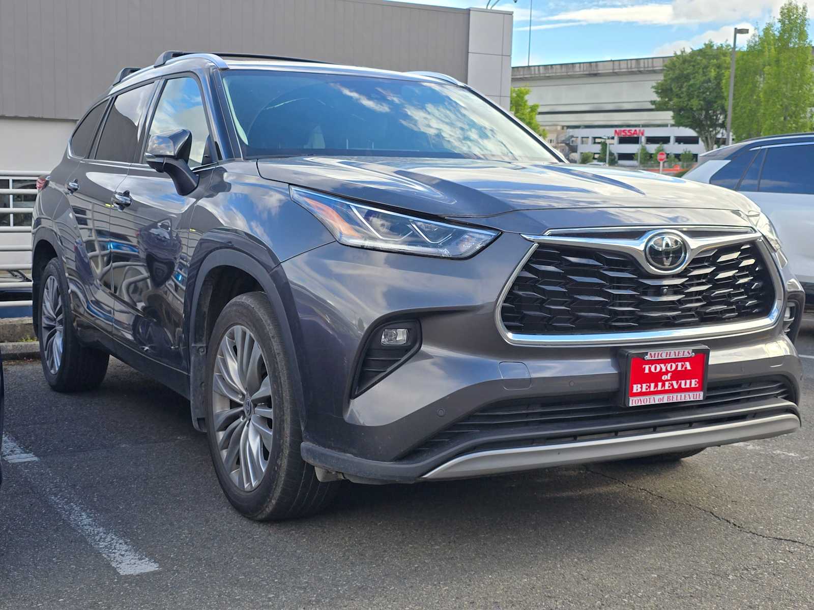 Thumbnail: 2023 Toyota Highlander - 3