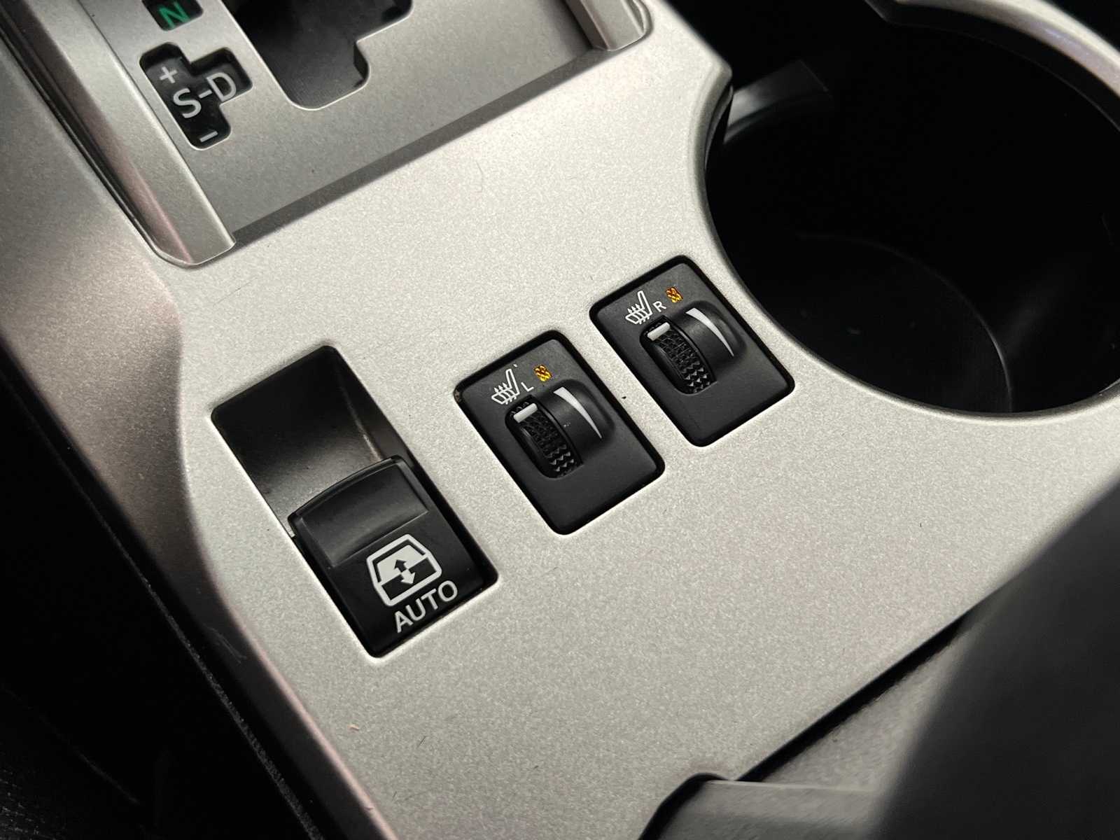 Thumbnail: 2011 Toyota 4Runner - 27