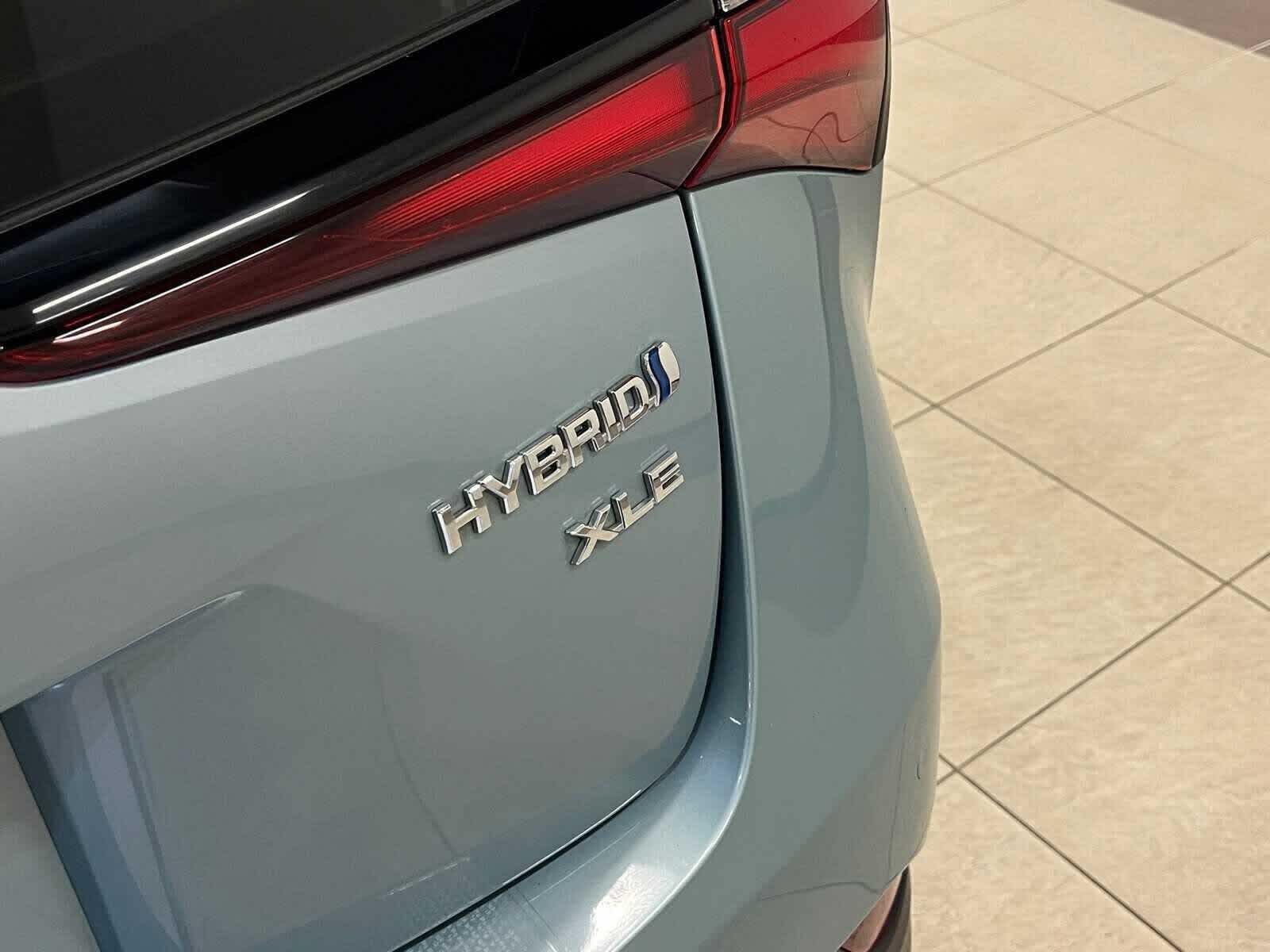 Thumbnail: 2022 Toyota Prius - 4