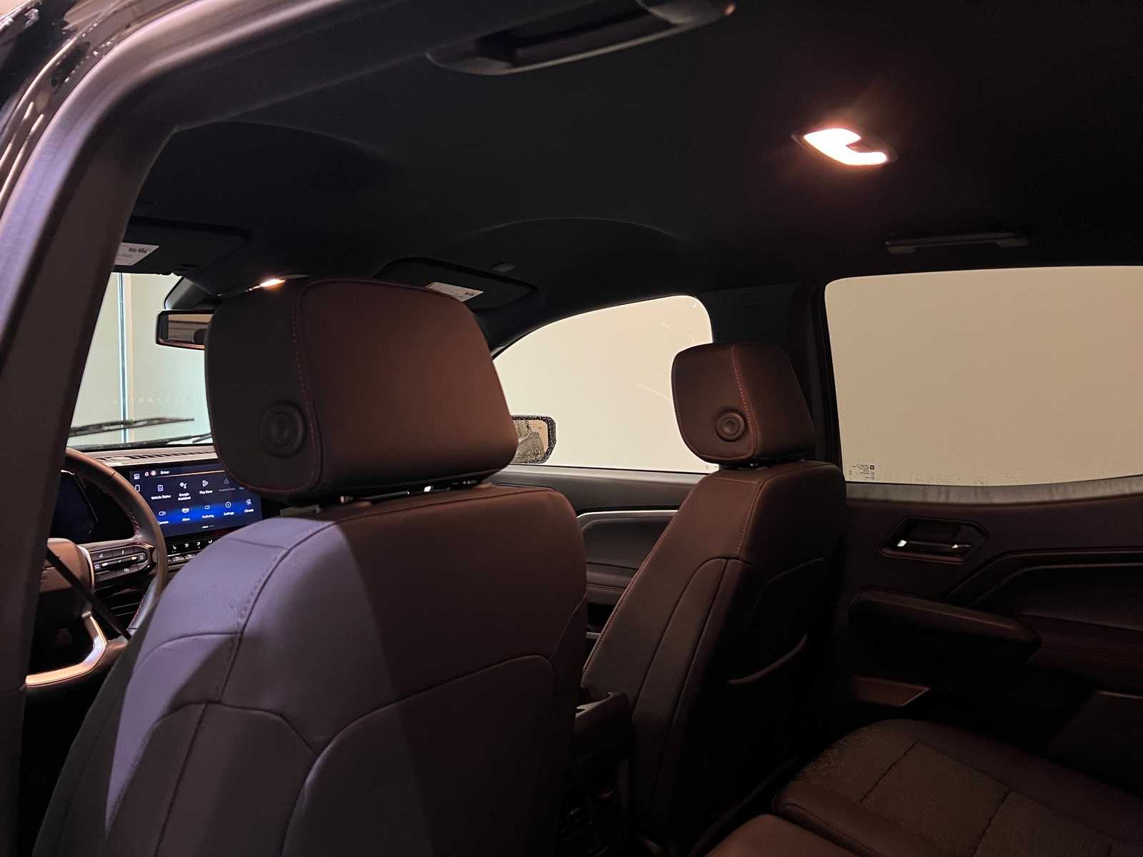 Thumbnail: 2024 Chevrolet Colorado - 12