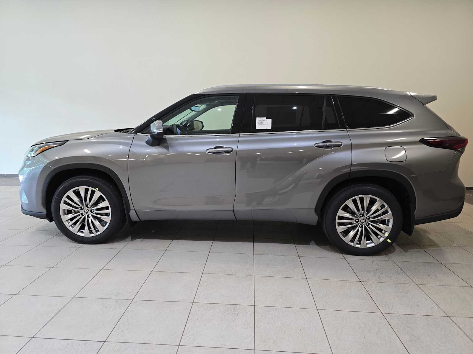 Thumbnail: 2026 Toyota Highlander - 3