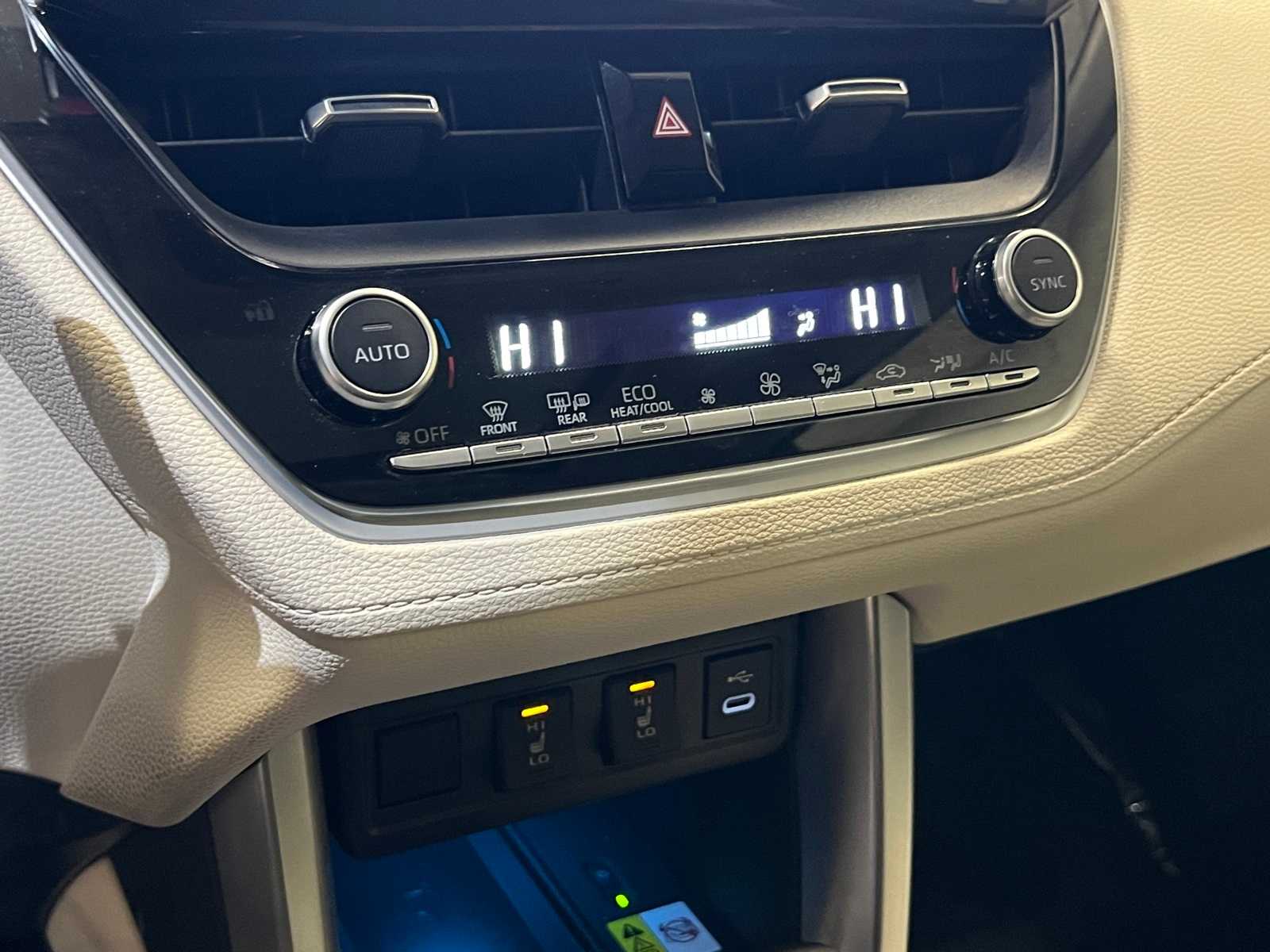 Thumbnail: 2023 Toyota Corolla Cross - 25