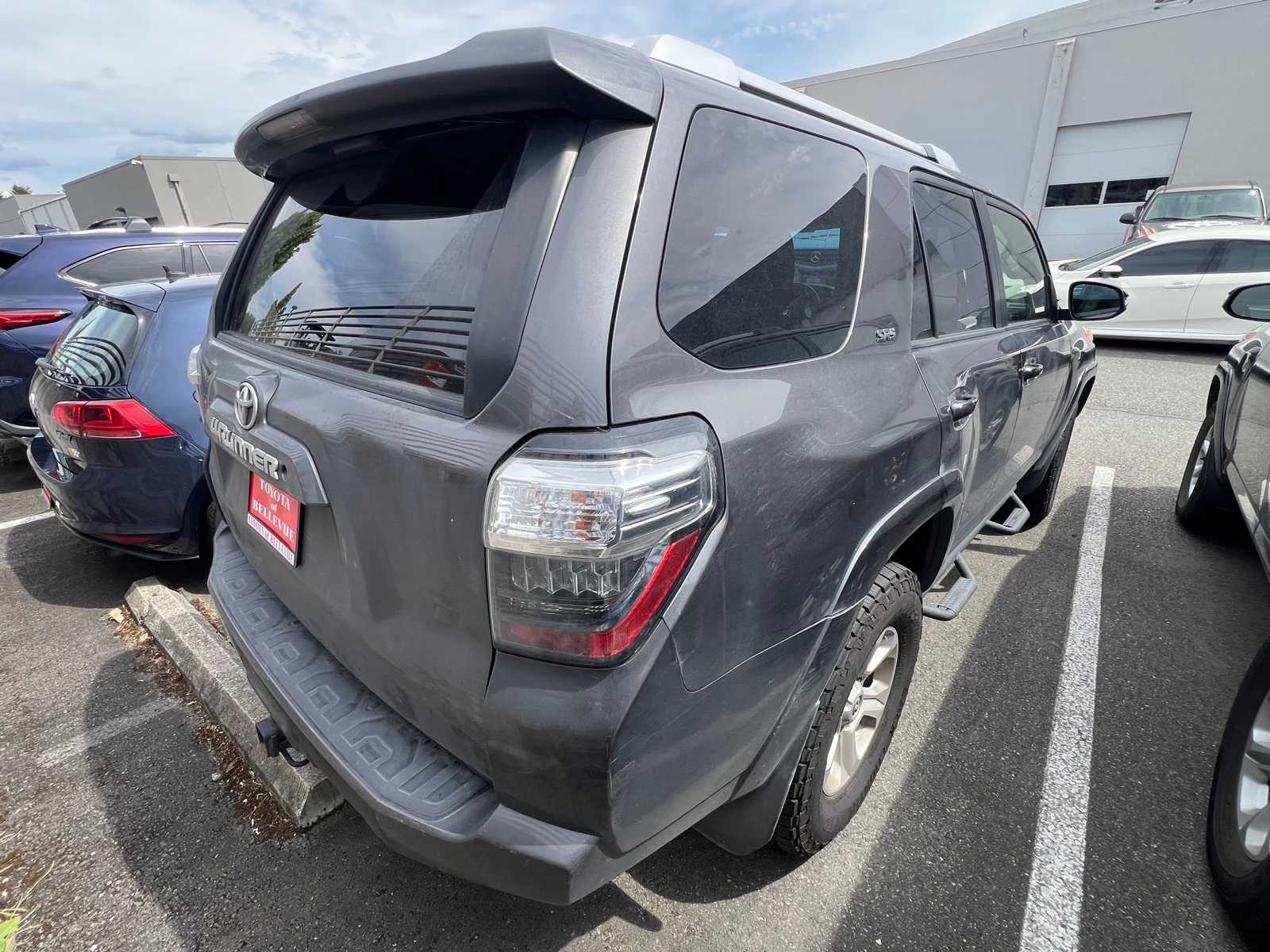 Thumbnail: 2016 Toyota 4Runner - 8