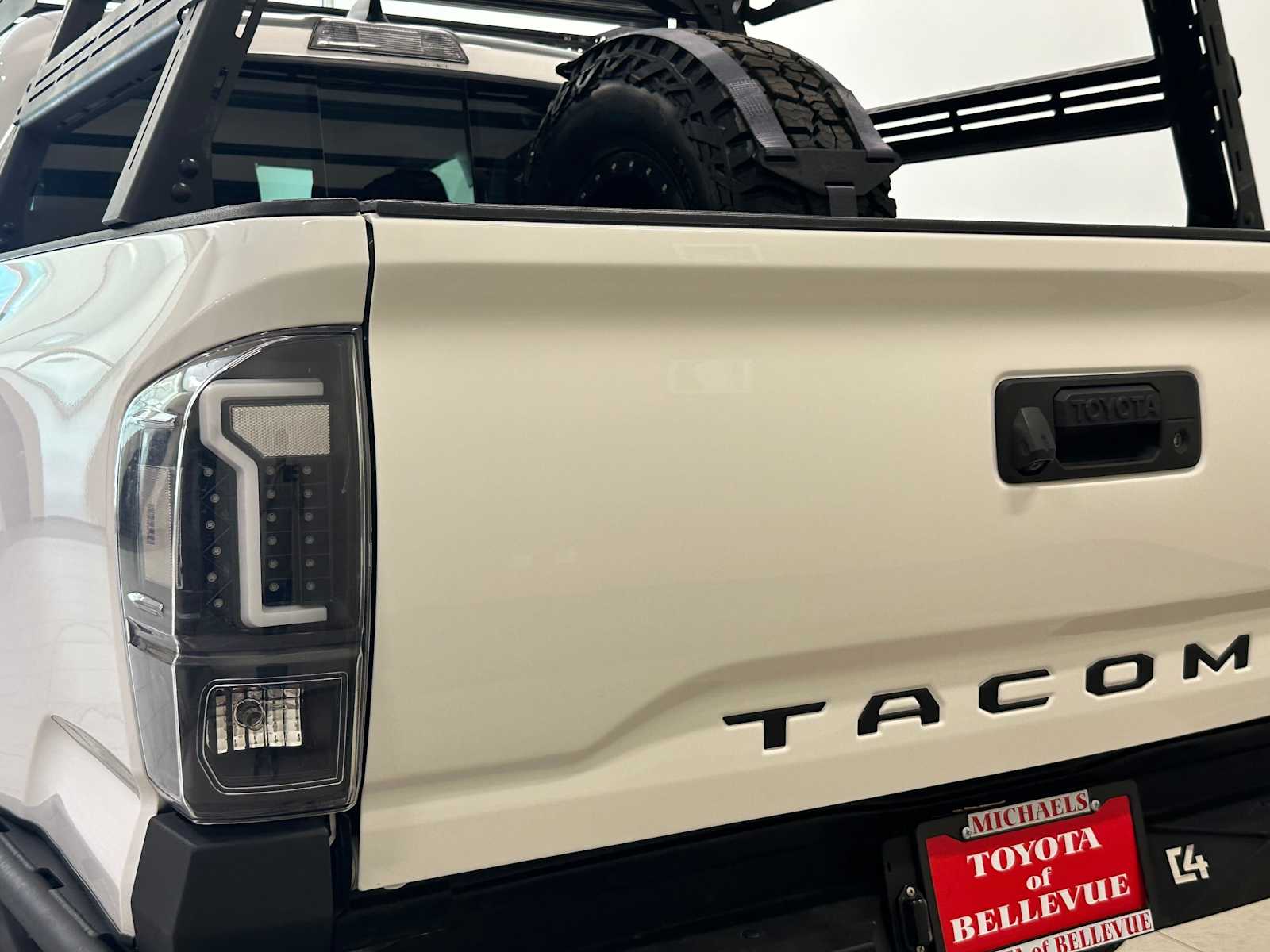 Thumbnail: 2021 Toyota Tacoma - 7