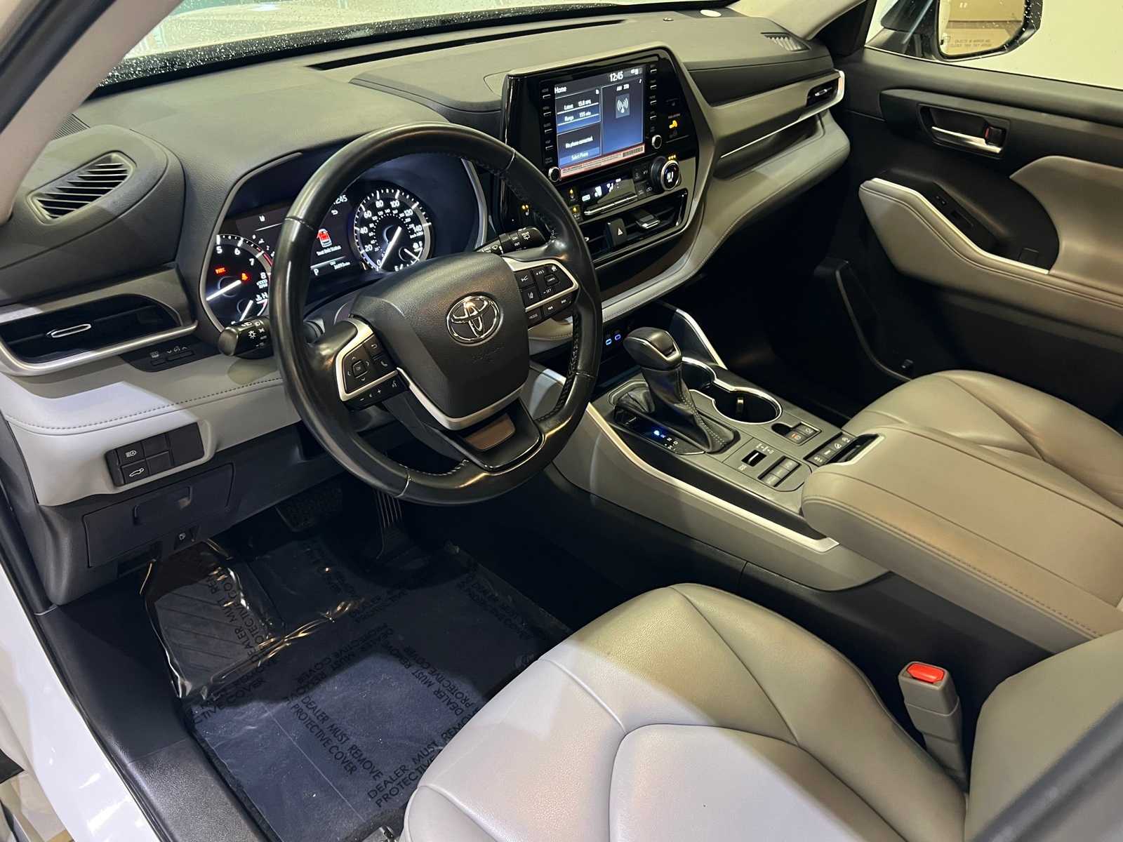 Thumbnail: 2022 Toyota Highlander - 2