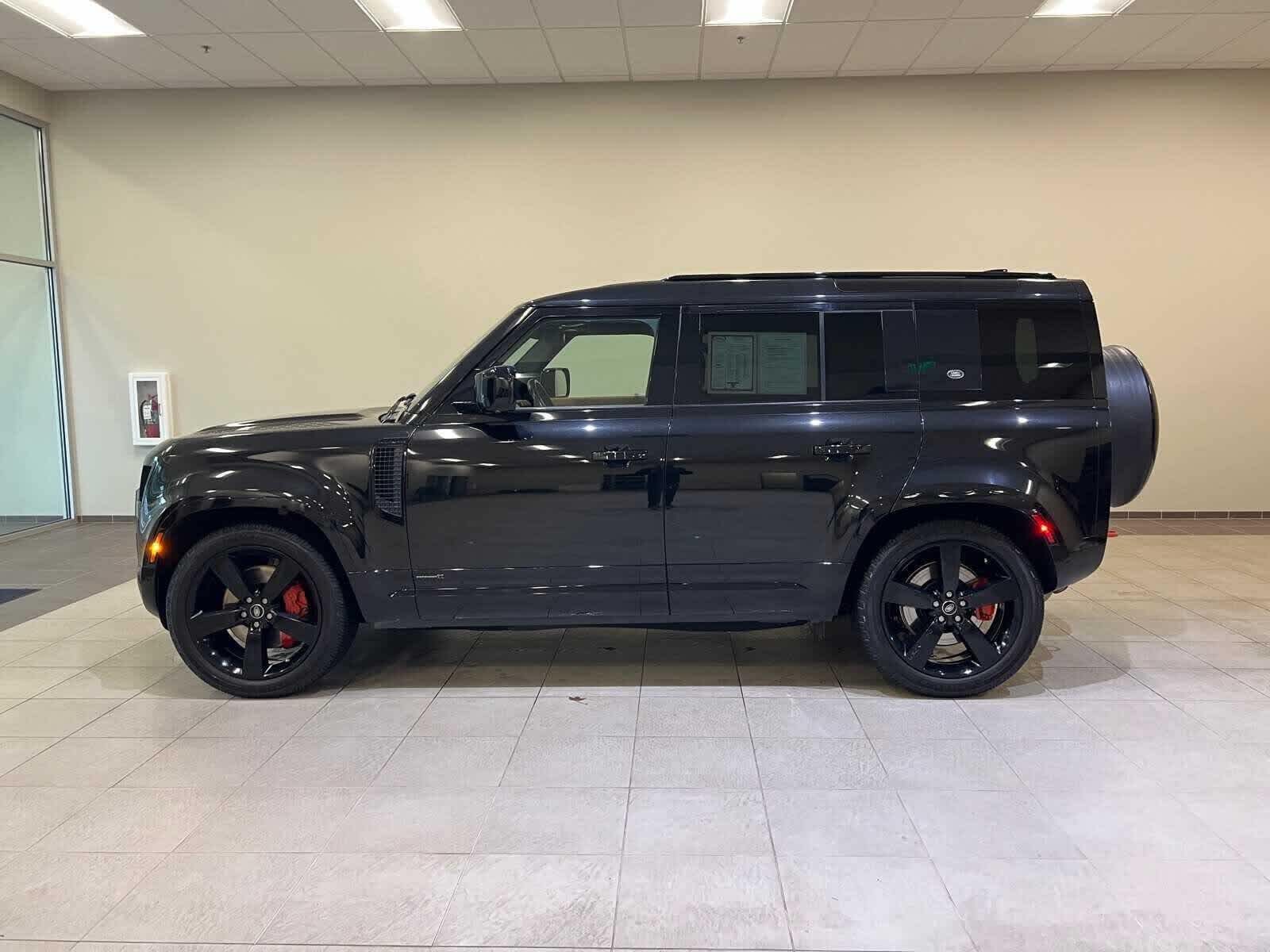 Thumbnail: 2023 Land Rover Defender - 3