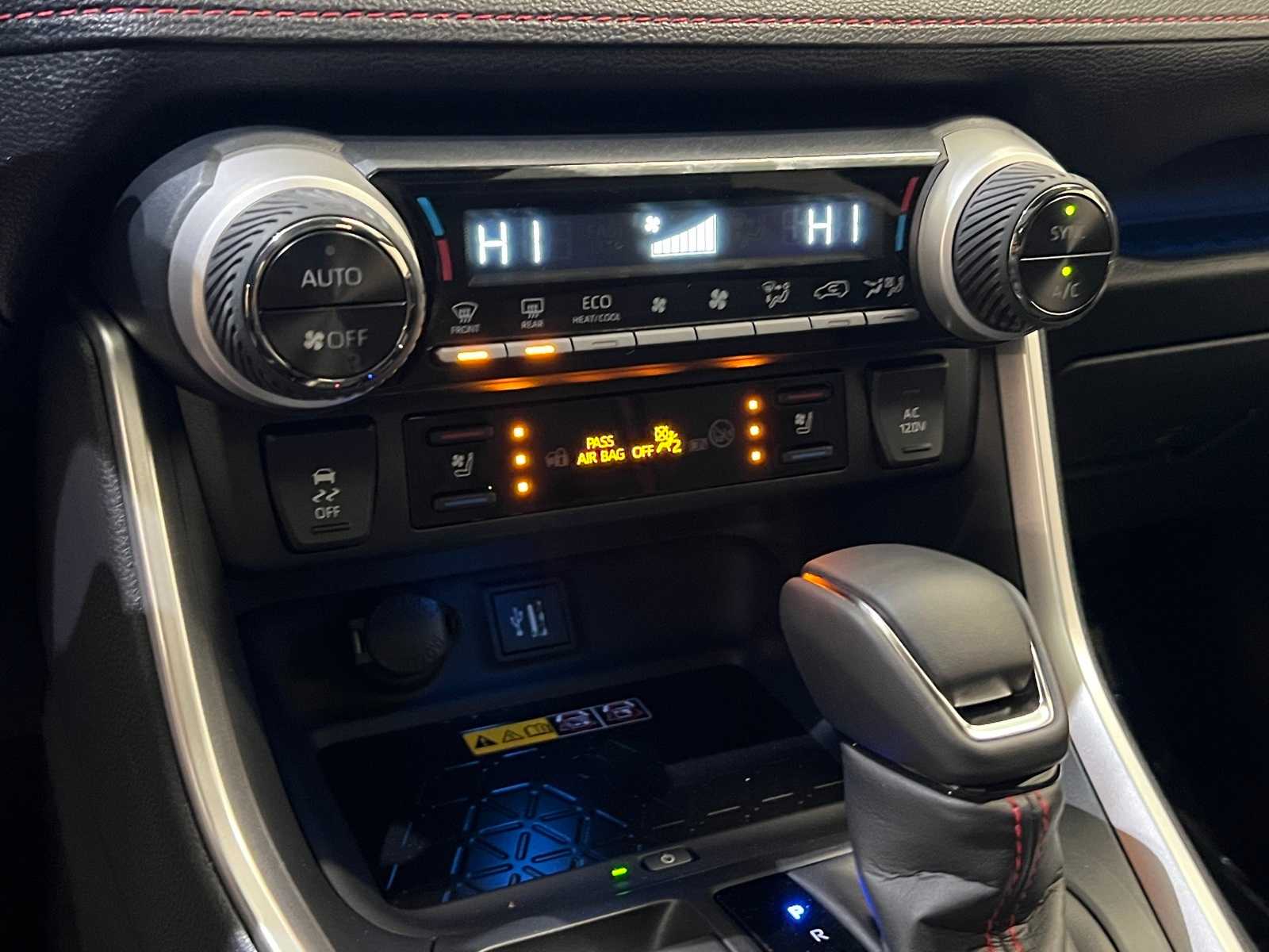 Thumbnail: 2025 Toyota RAV4 - 24