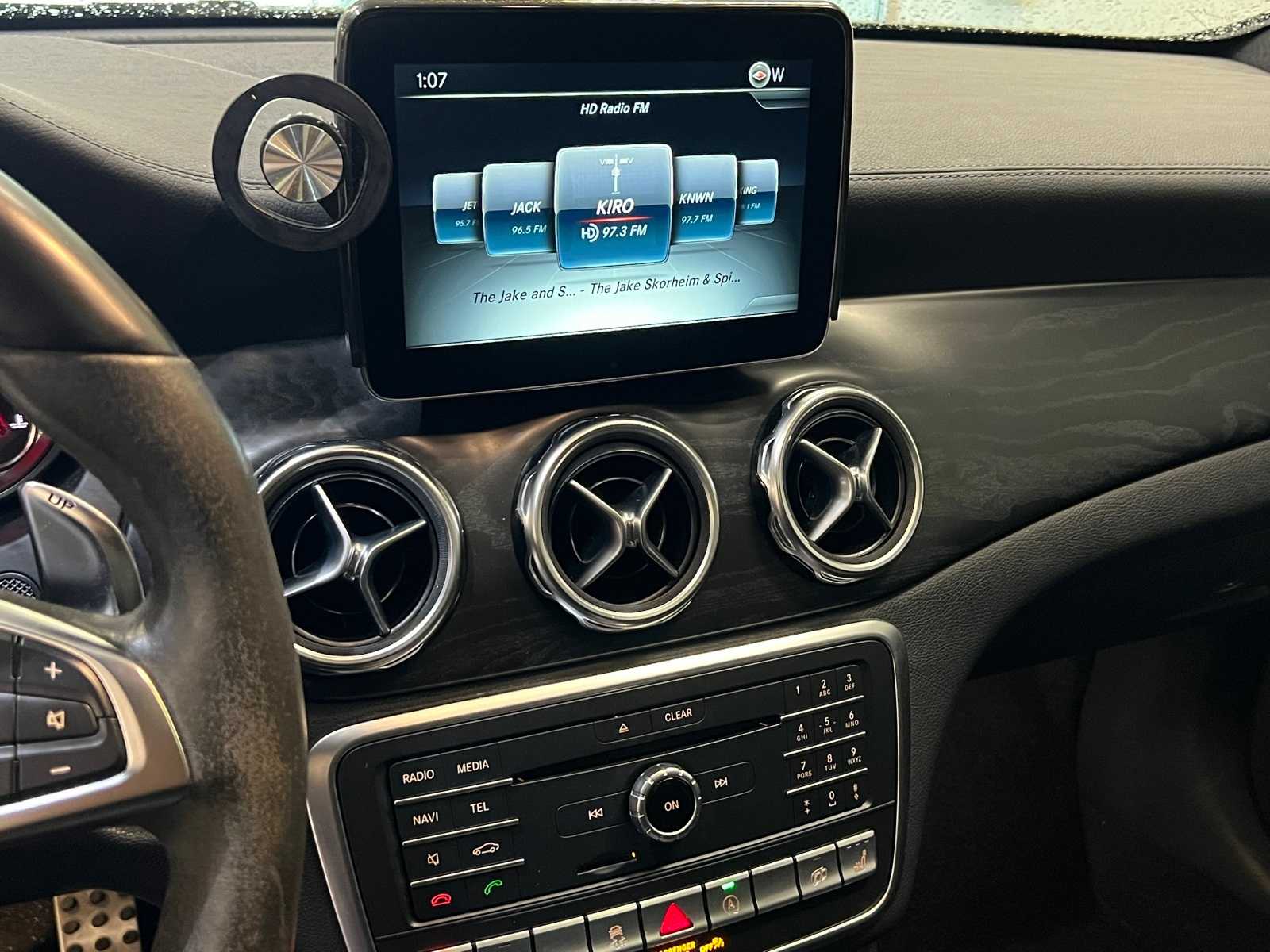 Thumbnail: 2018 Mercedes-Benz GLA - 22