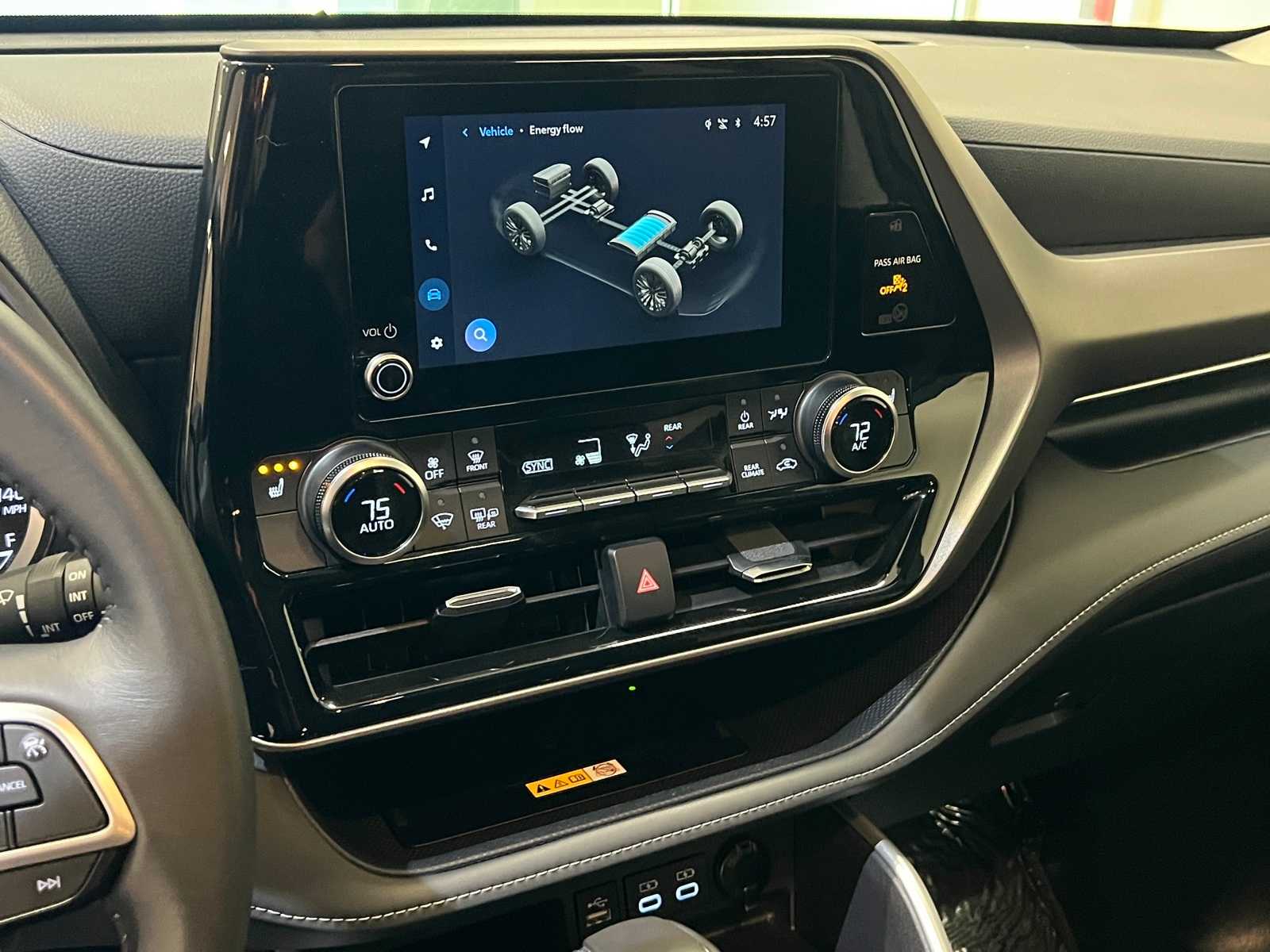 Thumbnail: 2024 Toyota Highlander - 24